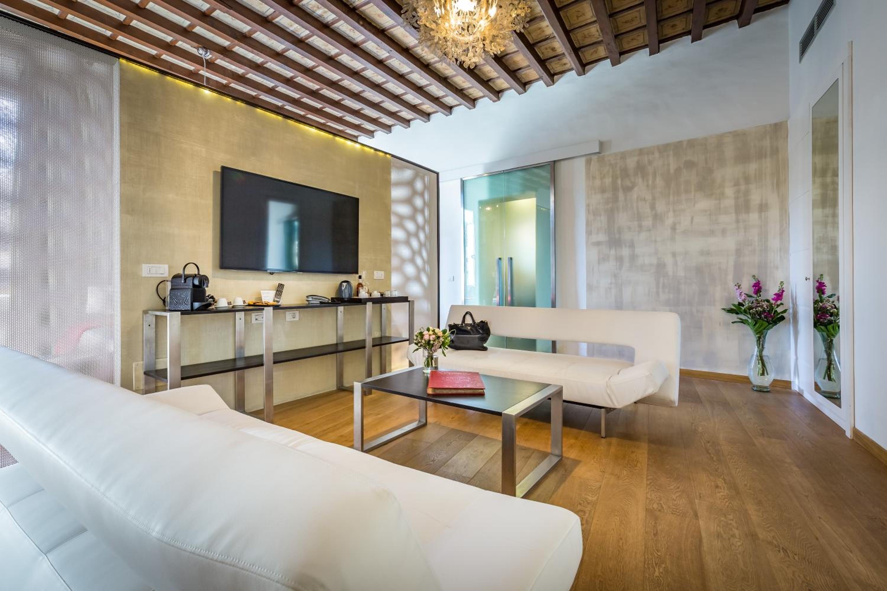 Suite with Garden View