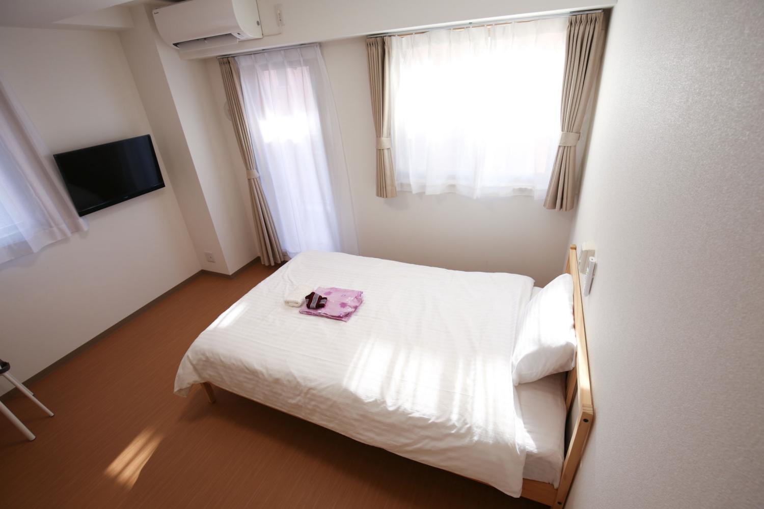 Single Room with Shared Bathroom
