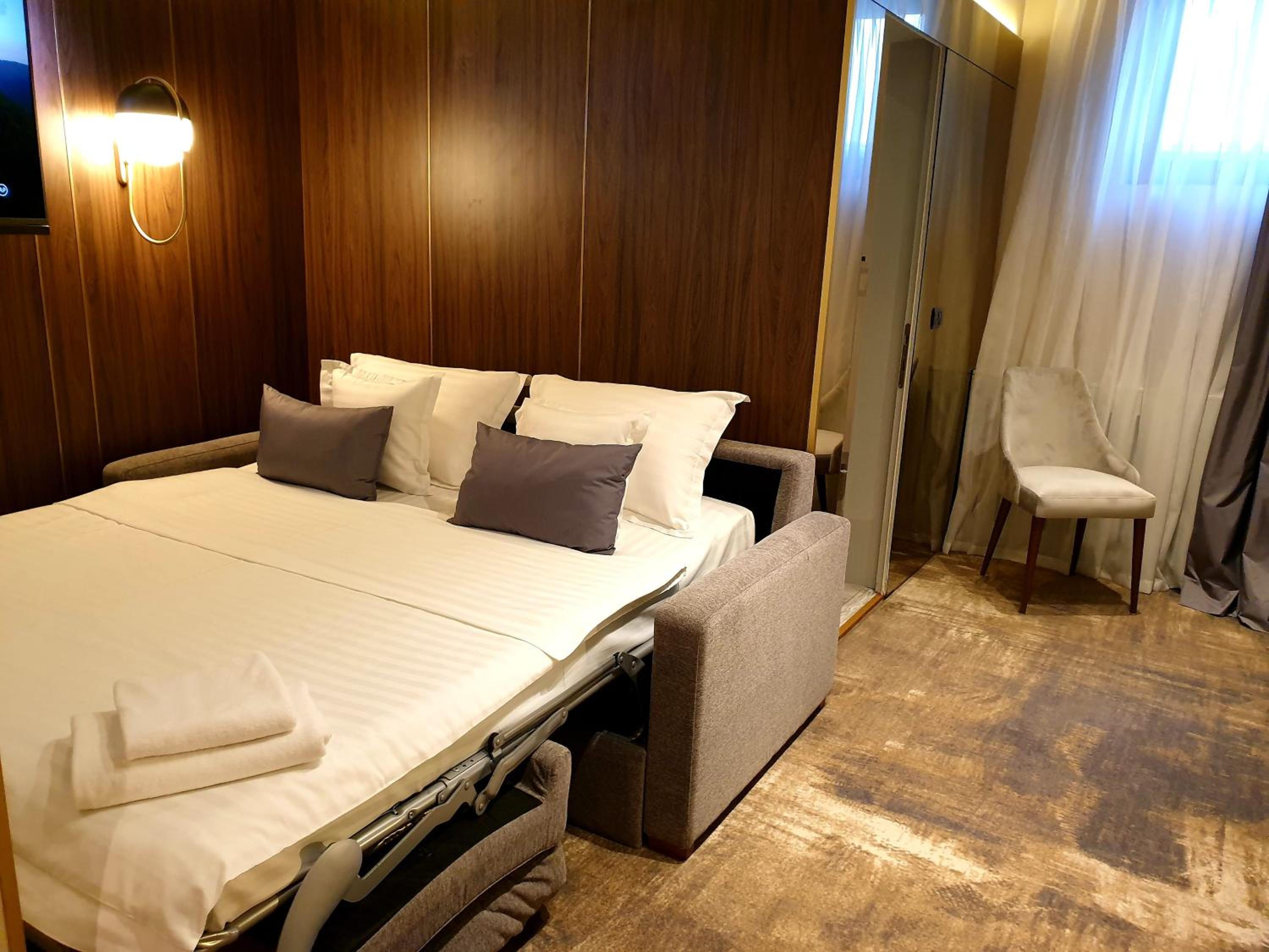 Standard Quadruple Room - Photo 6