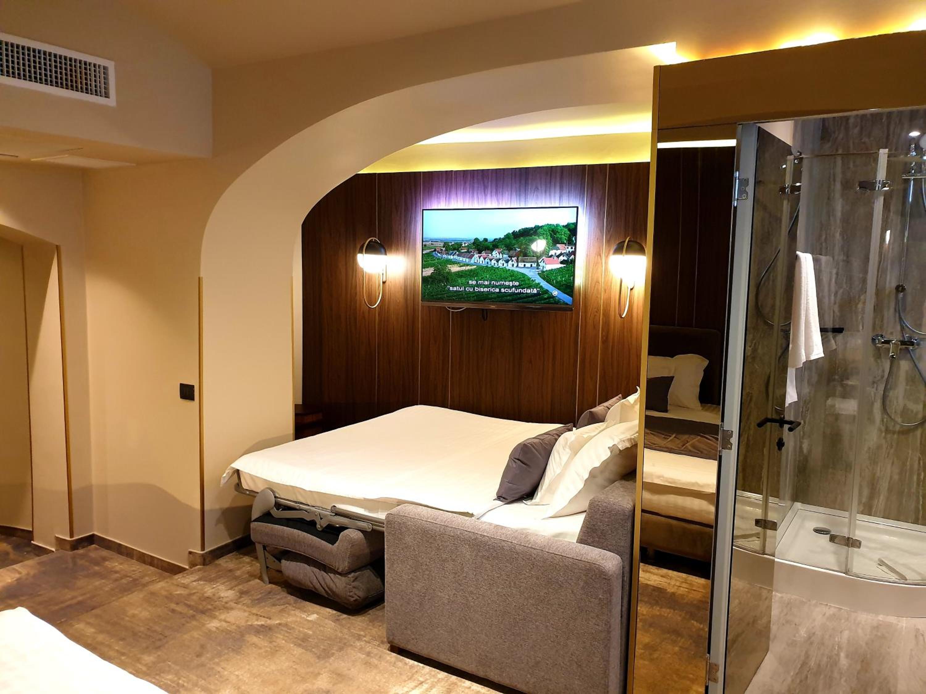 Standard Quadruple Room - Photo 9