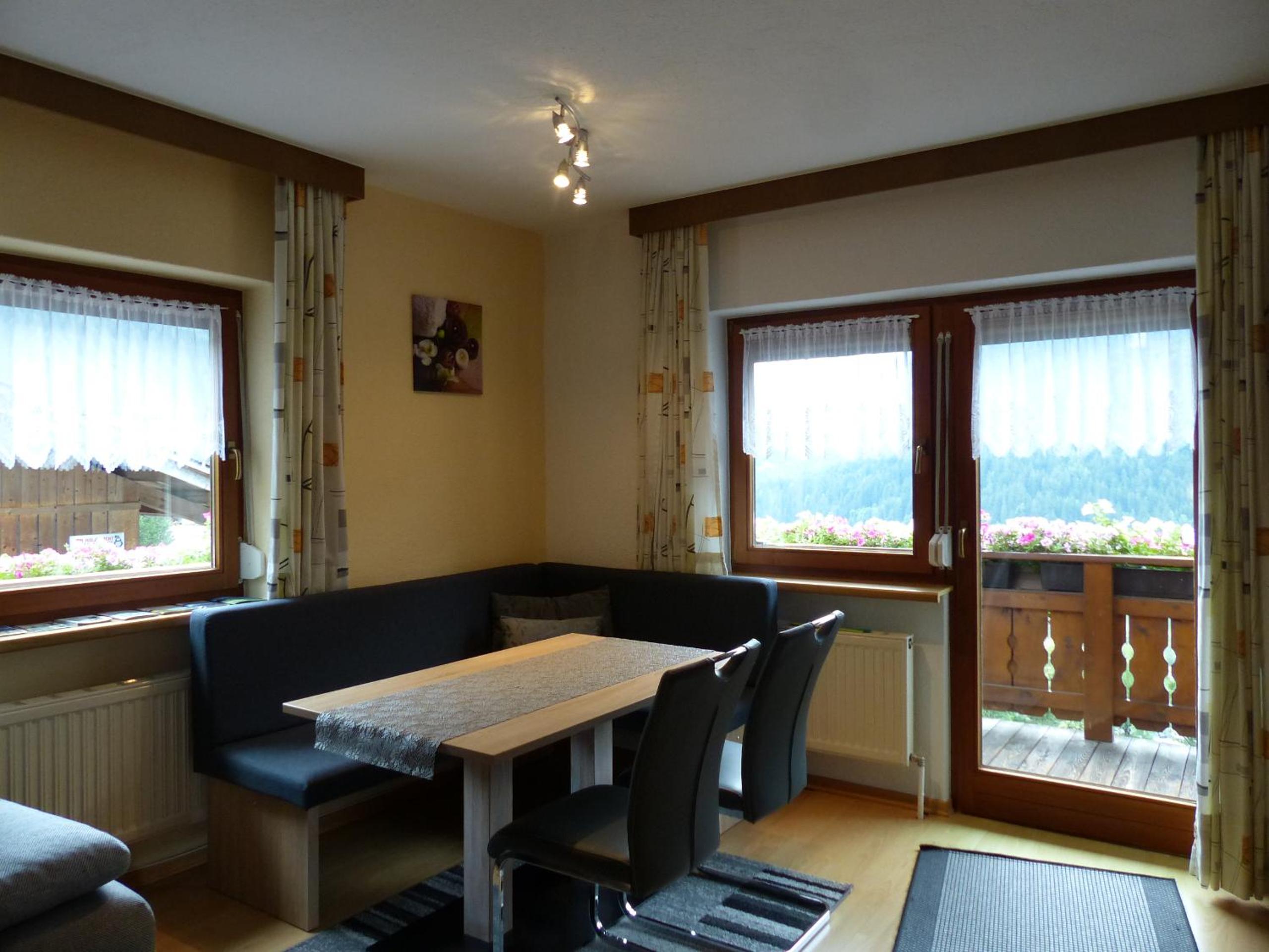 One-Bedroom Apartment with Balcony photo 3