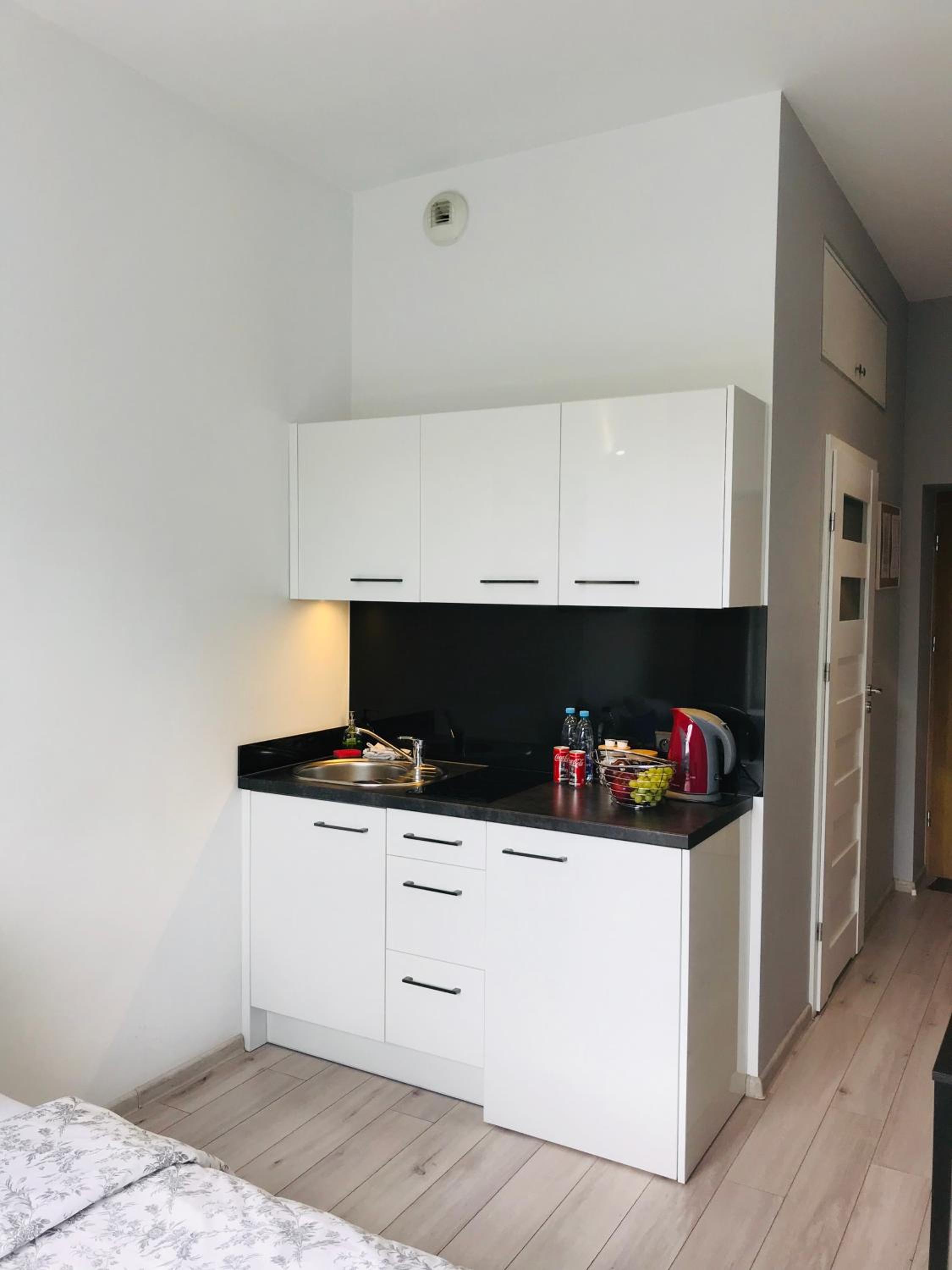 Apartment with Shower - Photo 11