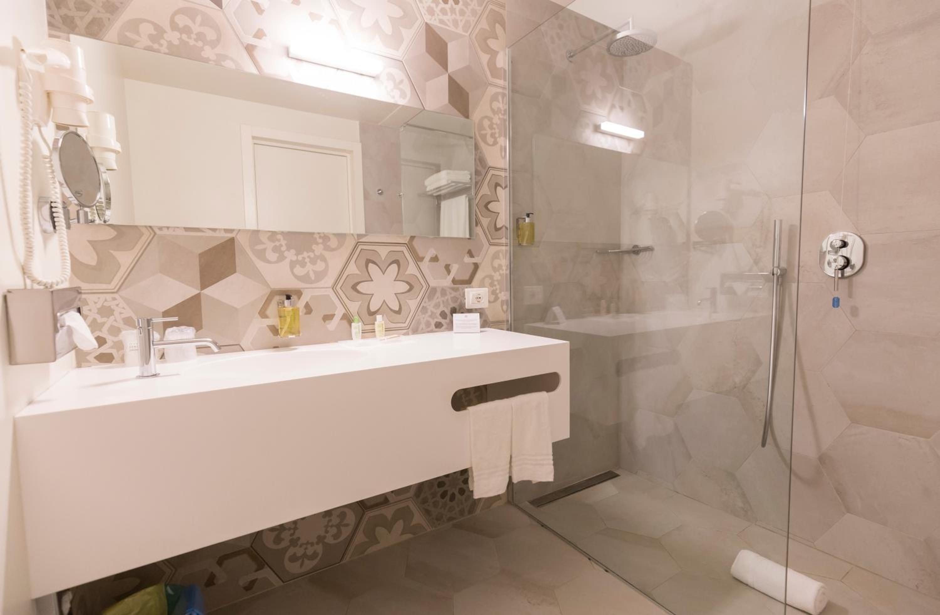 Superior Triple Room - Photo 5