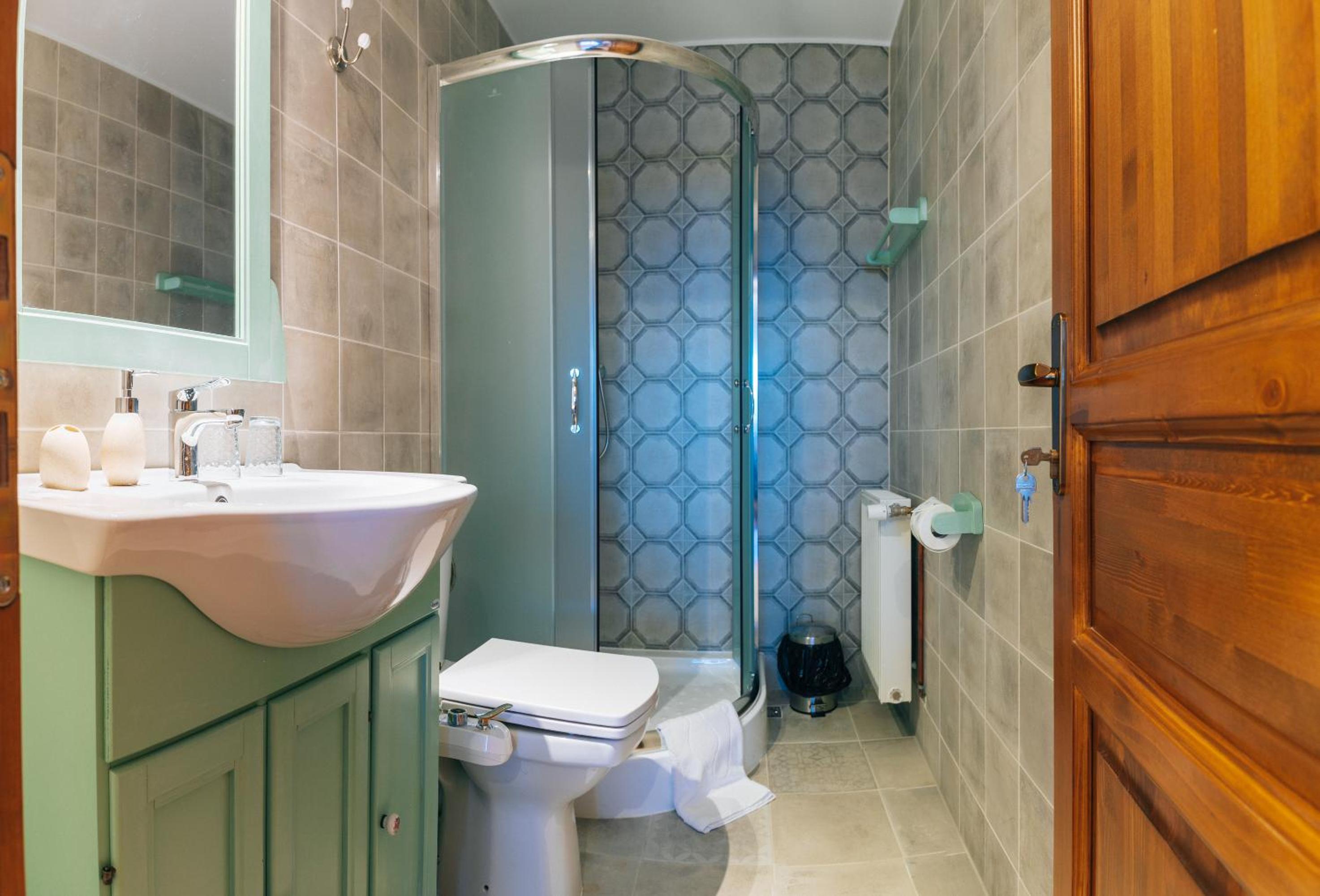 Large Double or Twin Room - Photo 8