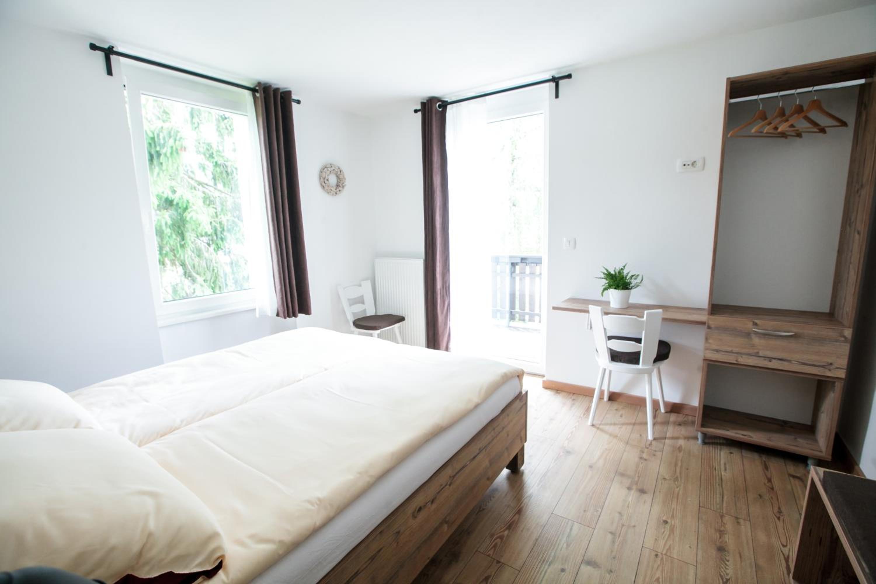 Deluxe Double or Twin Room with Balcony - Photo 2
