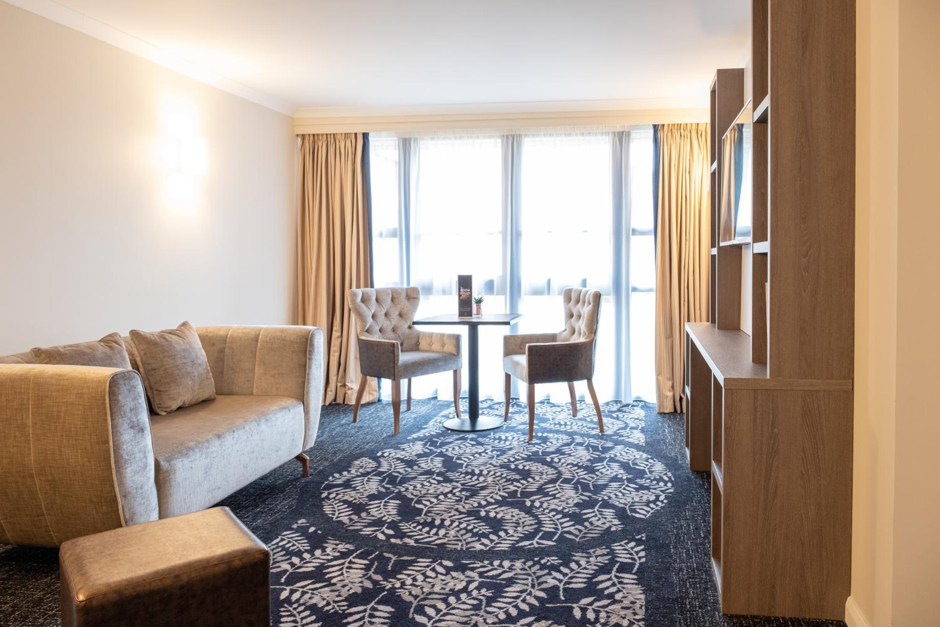 Suite - Photo 4