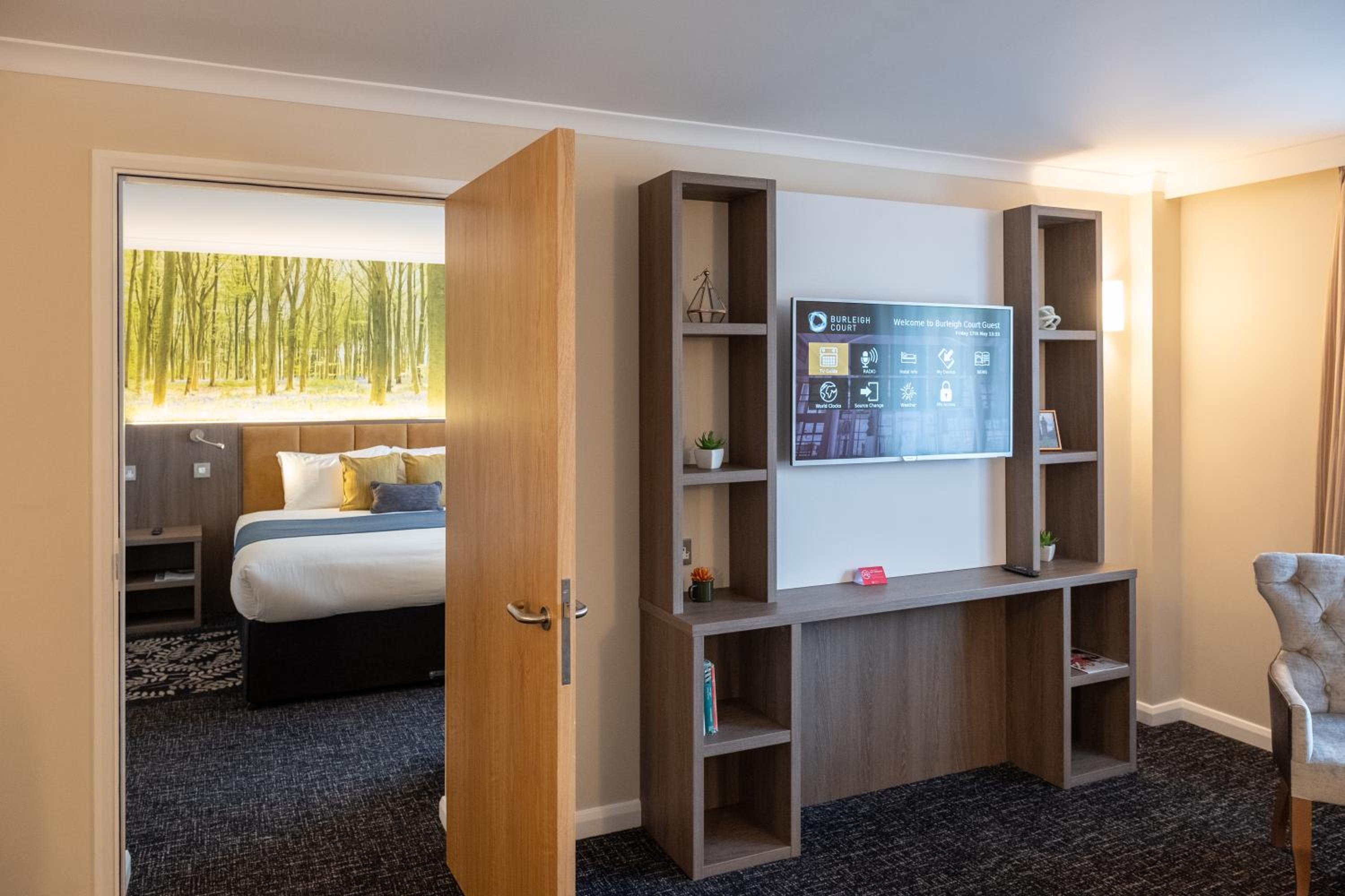 Suite - Photo 7
