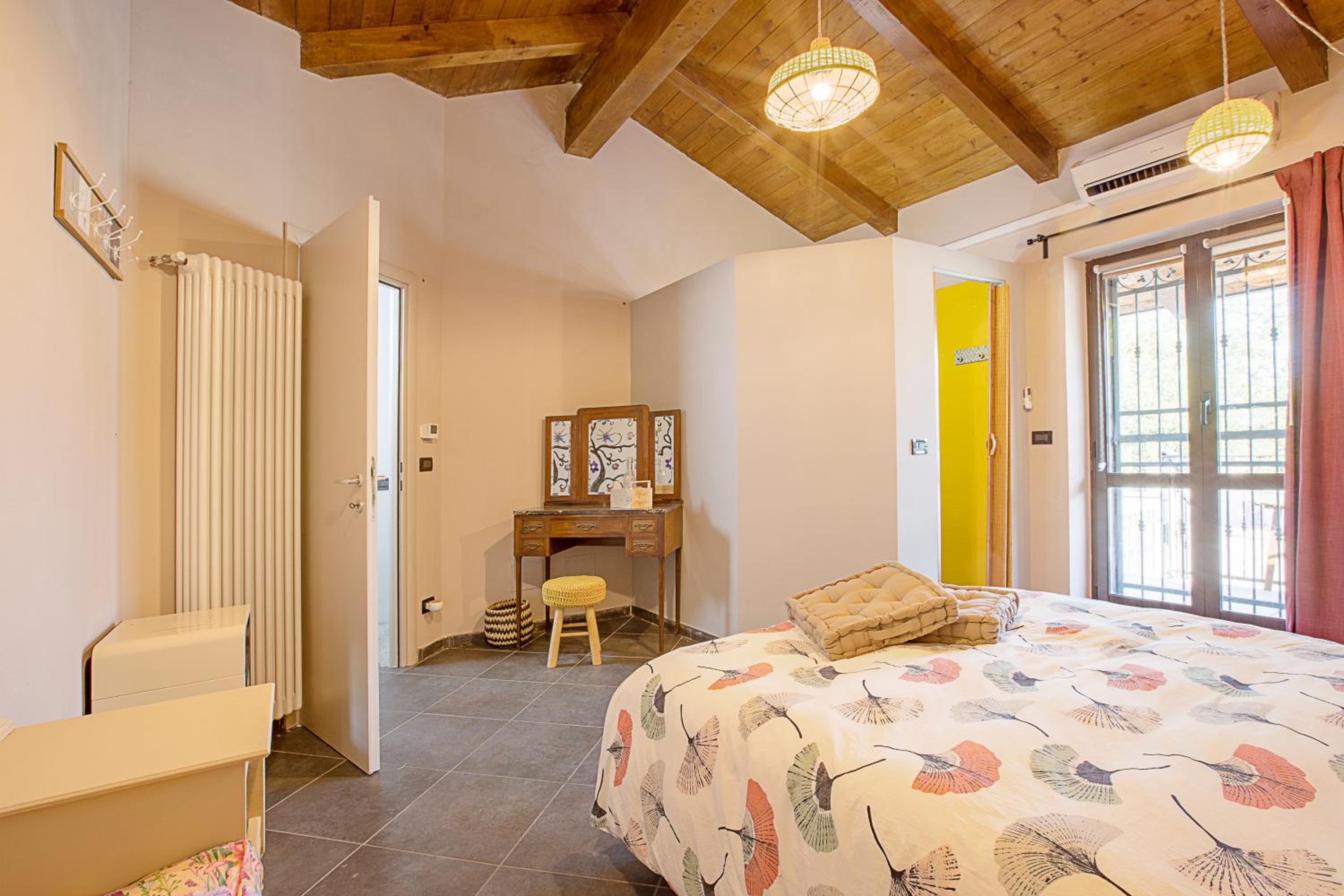 Queen Room with Balcony photo 1
