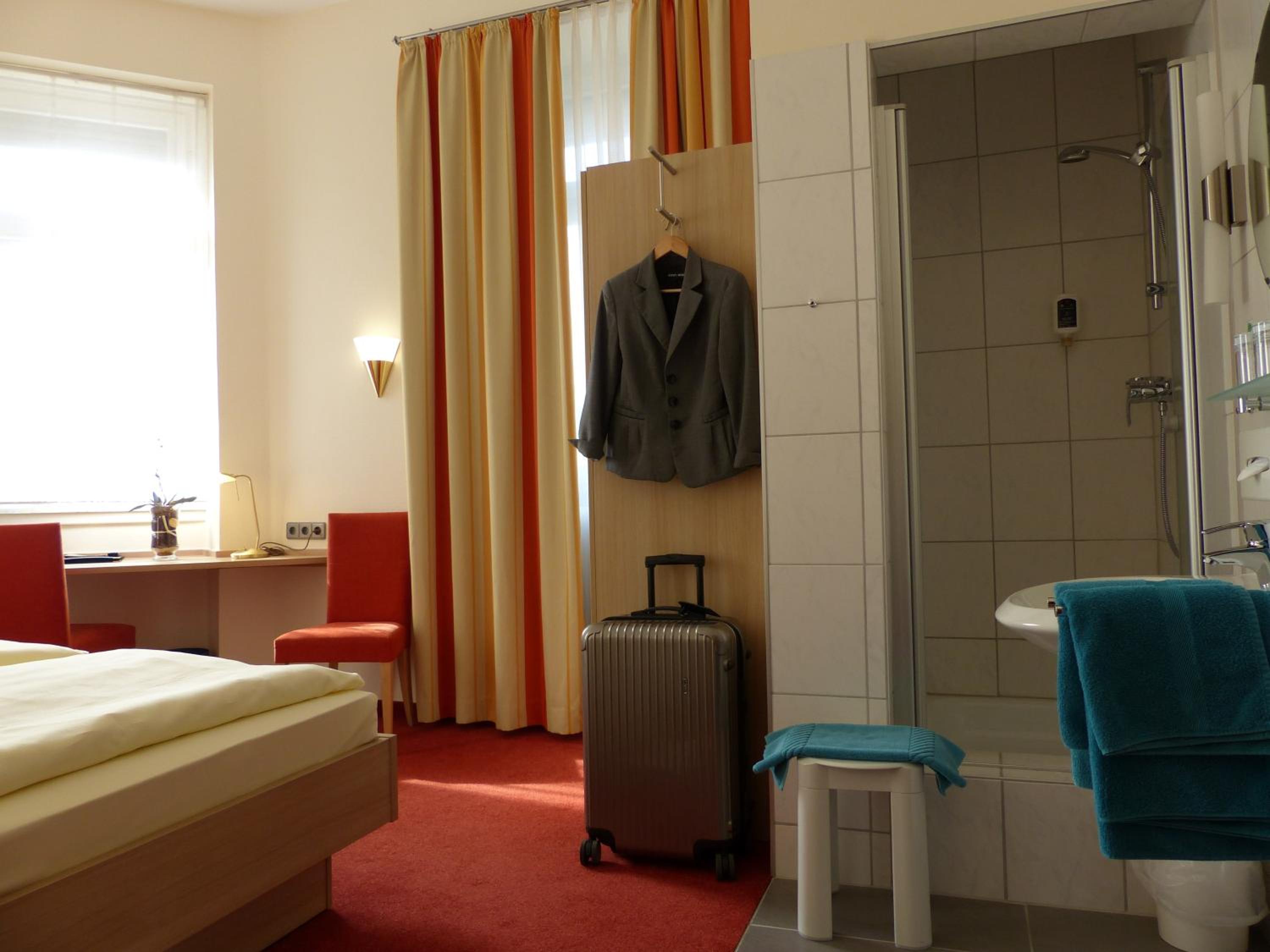 Economy Double Room - Photo 6