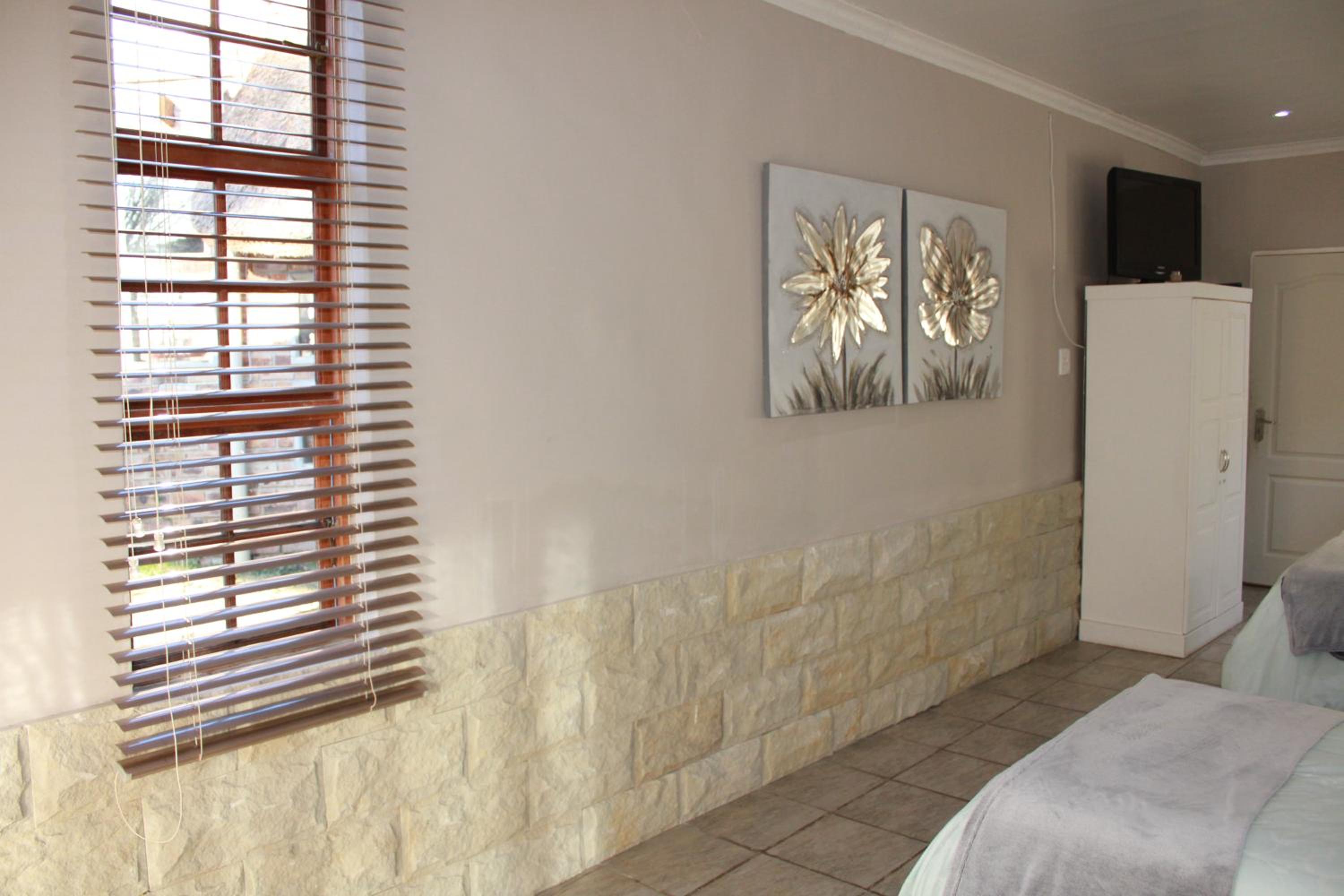 Family Room - Photo 13