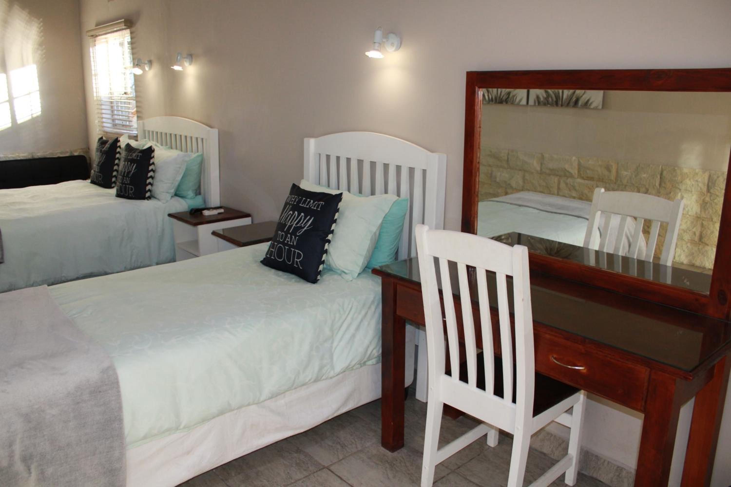 Family Room - Photo 5