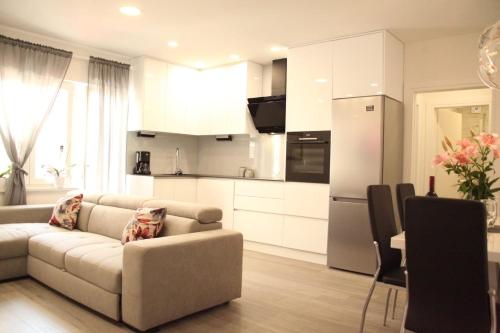 Apartment with Balcony photo 1