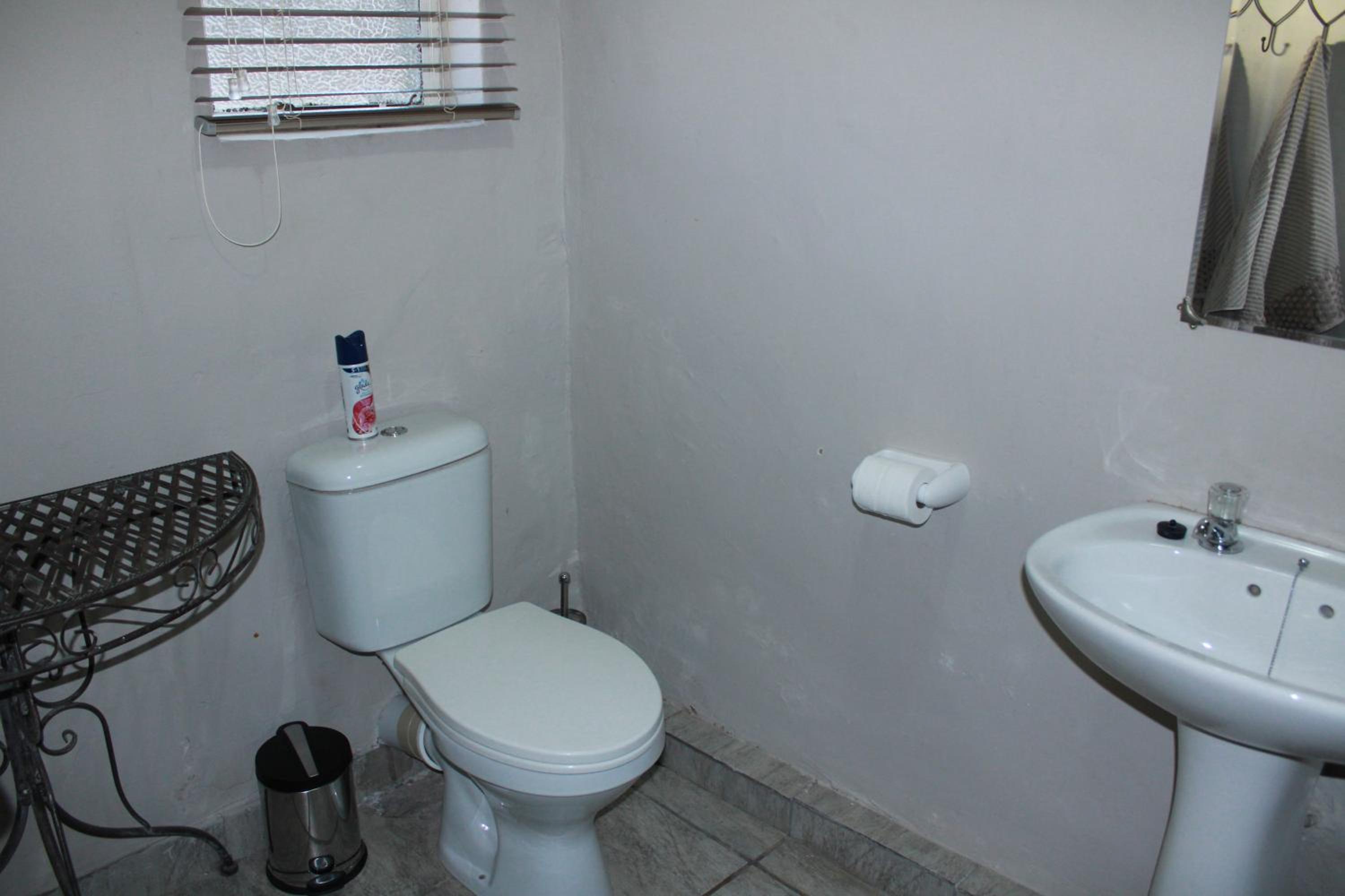 Family Room - Photo 9