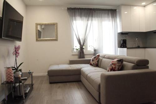 Apartment with Balcony photo 3