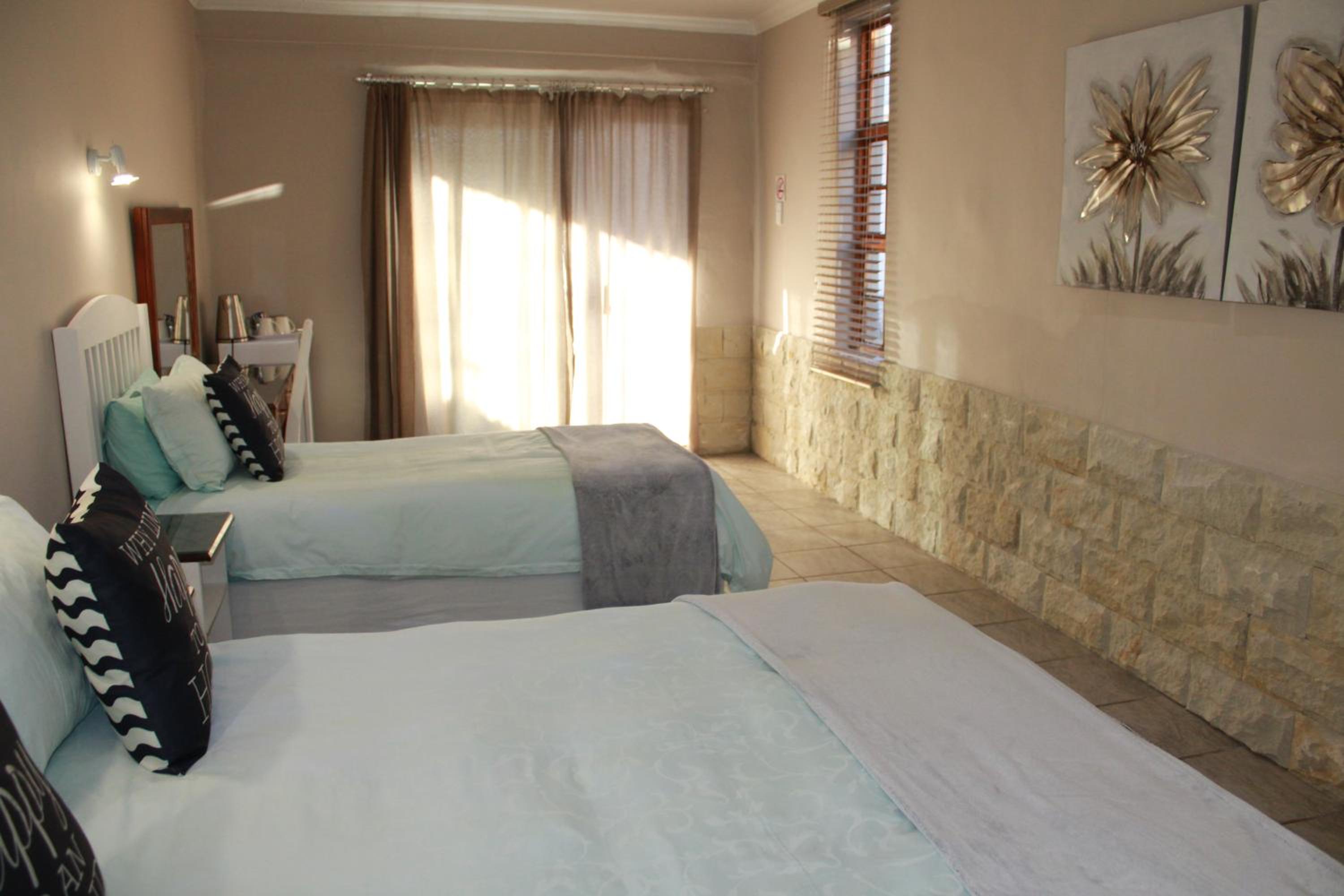 Family Room - Photo 4