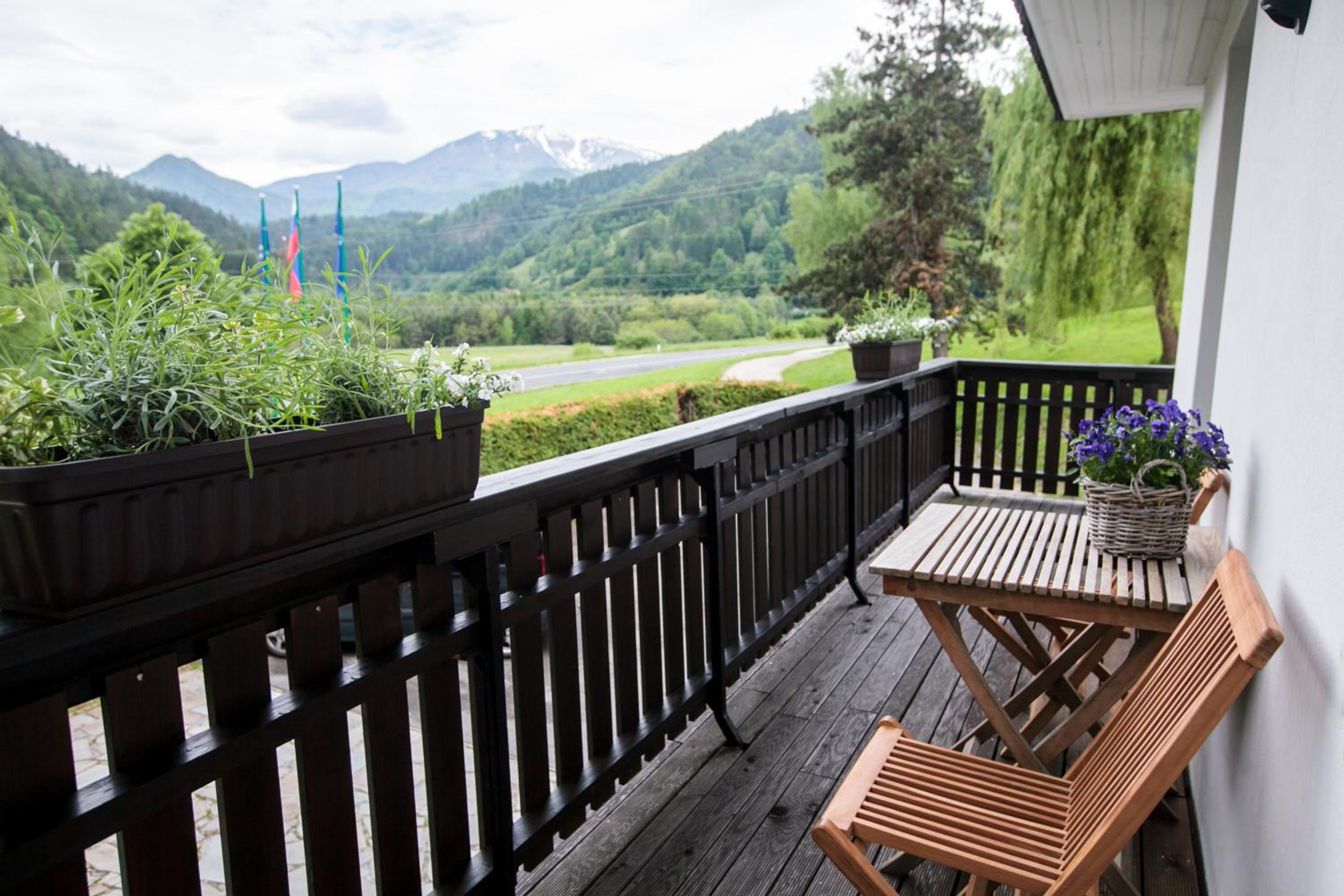 Double Room with Mountain View - Photo 4