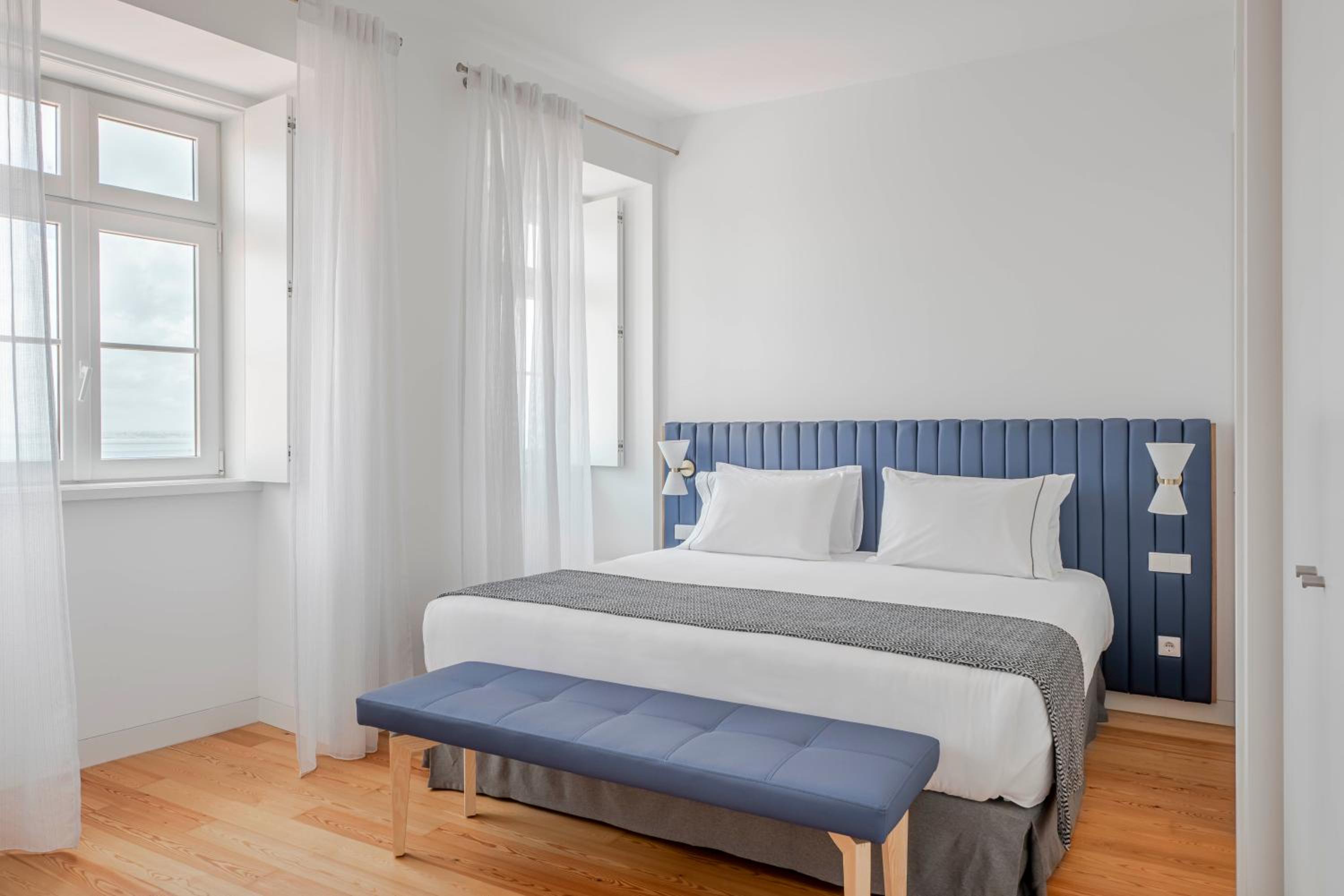 One-Bedroom Apartment - Photo 1