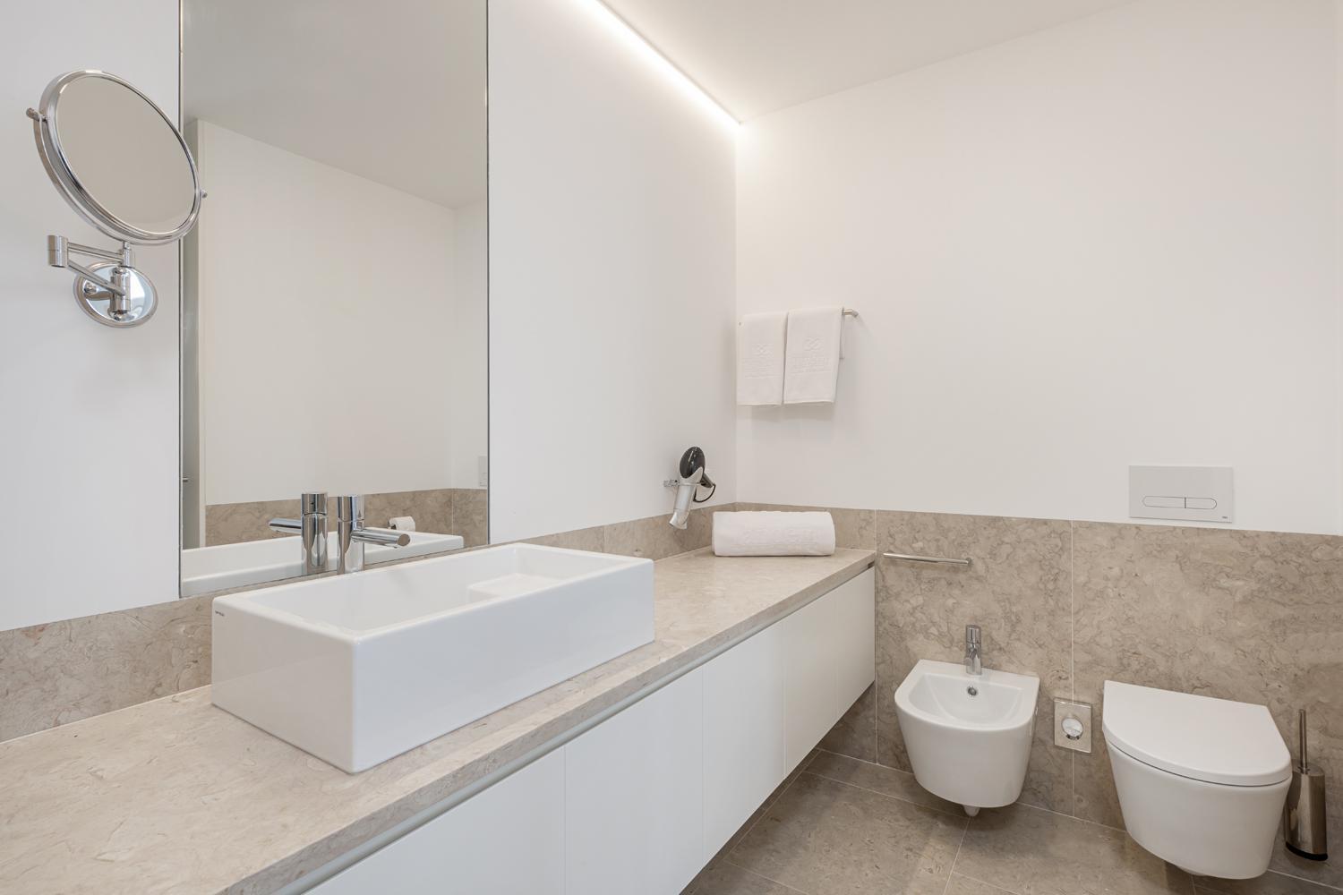 One-Bedroom Apartment - Photo 7