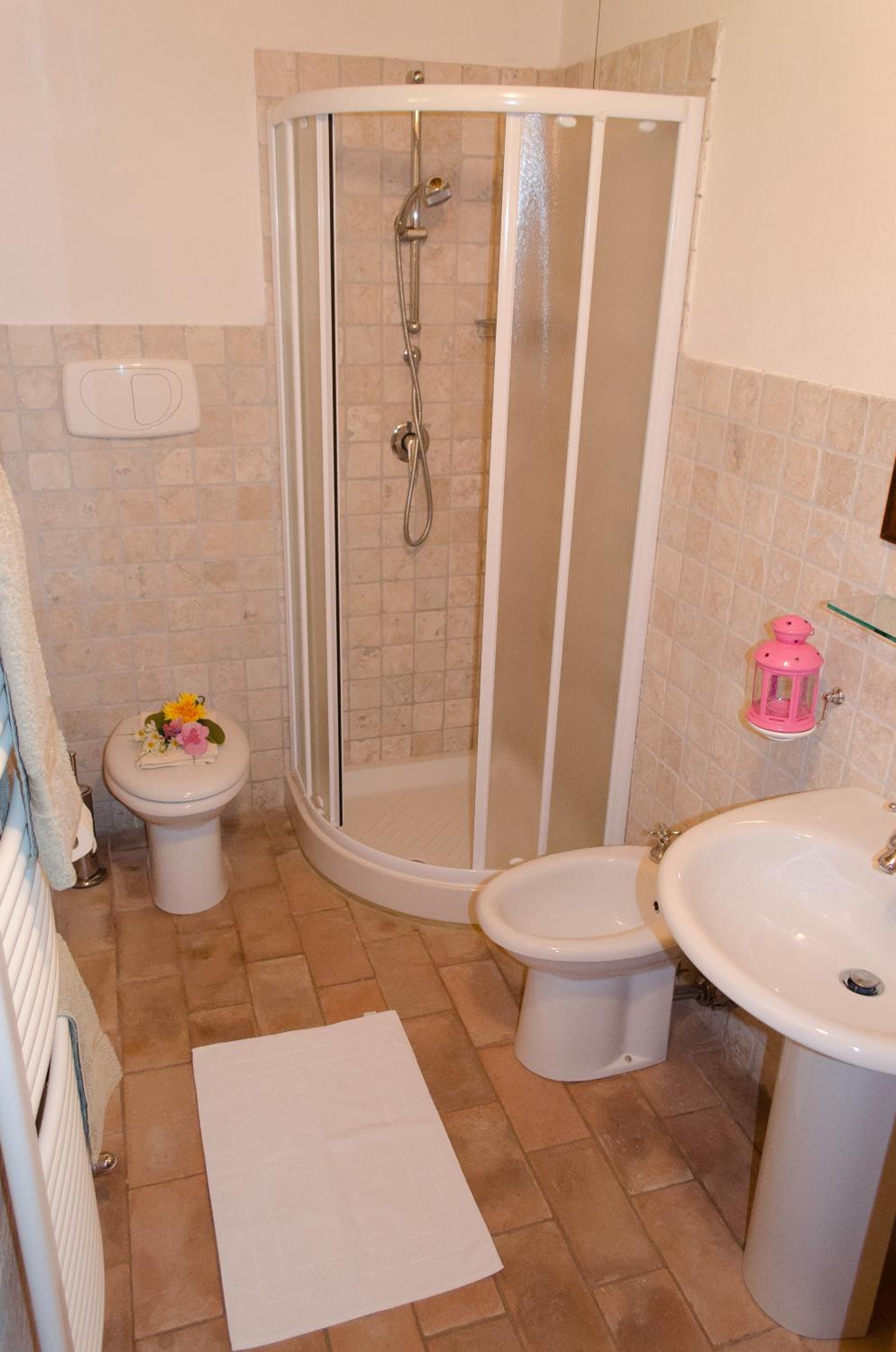 Double Room - Photo 4