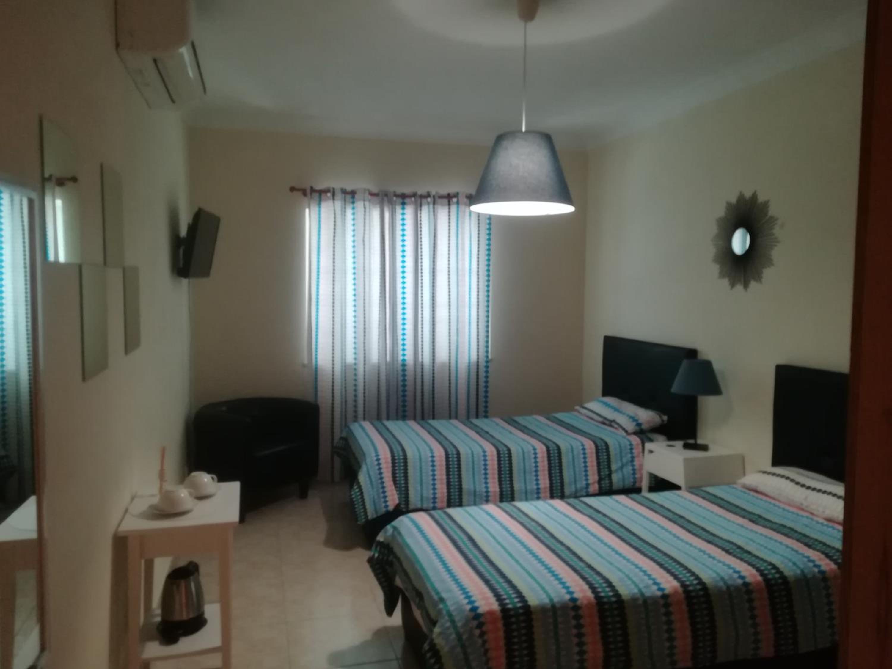 Standard Twin Room with Shared Bathroom photo 2