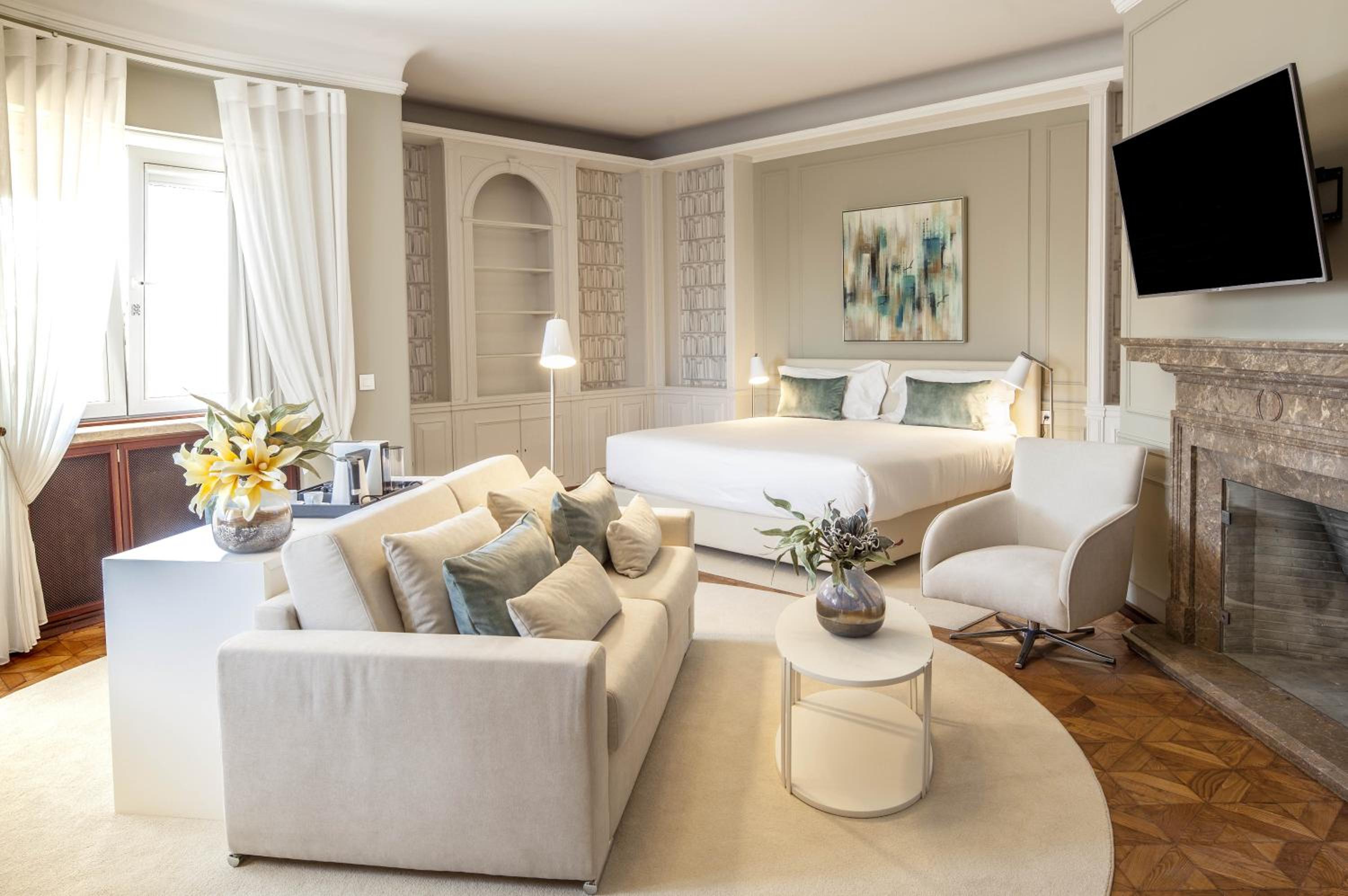 Superior Suite - Photo 1