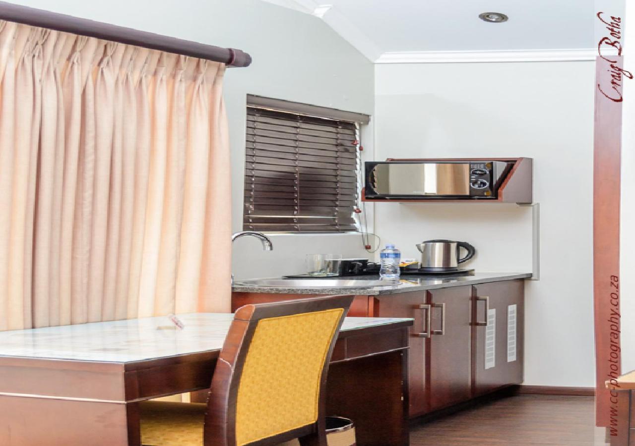Double Room - Photo 3