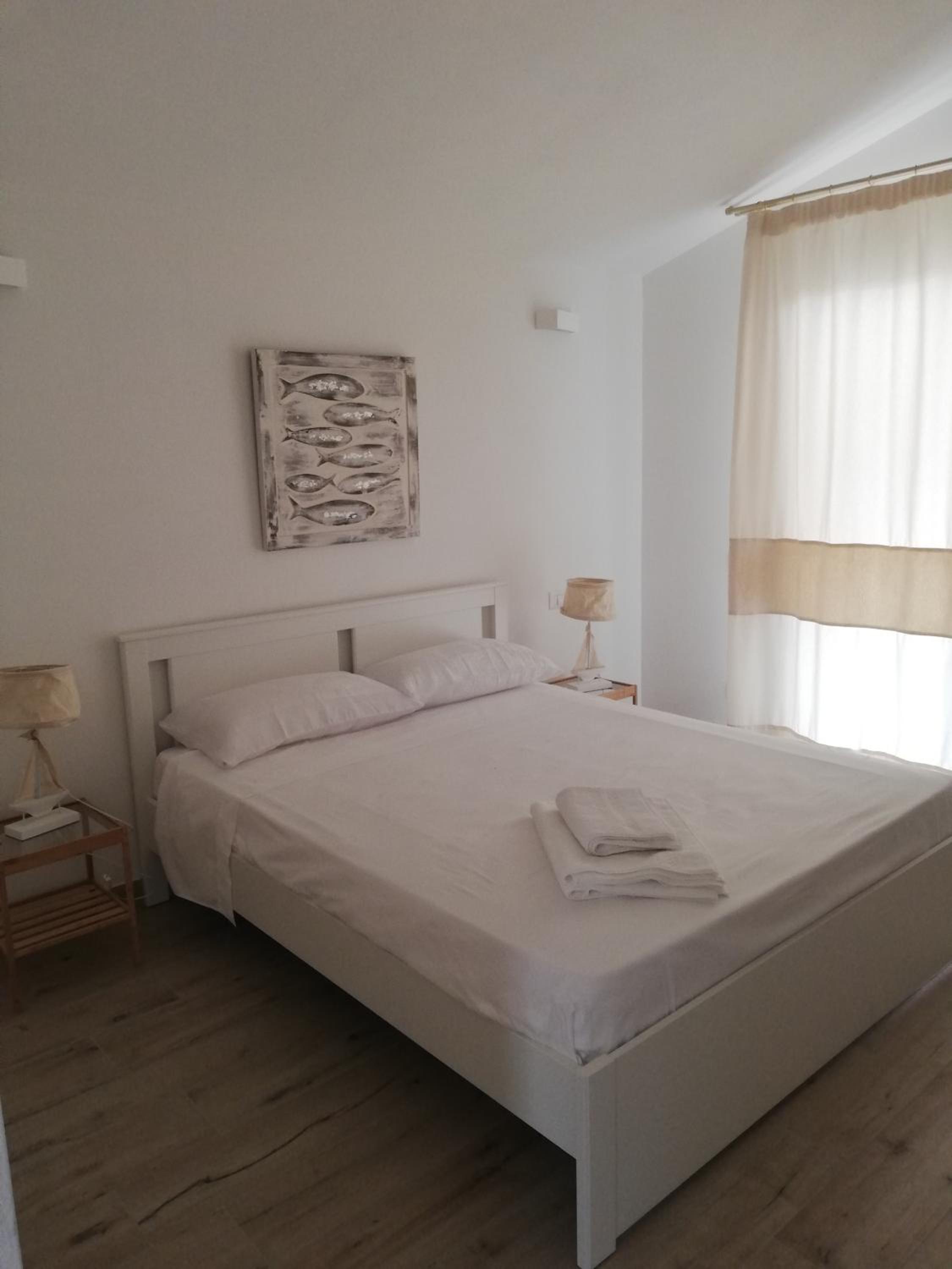 Deluxe Double Room with Balcony - Photo 2