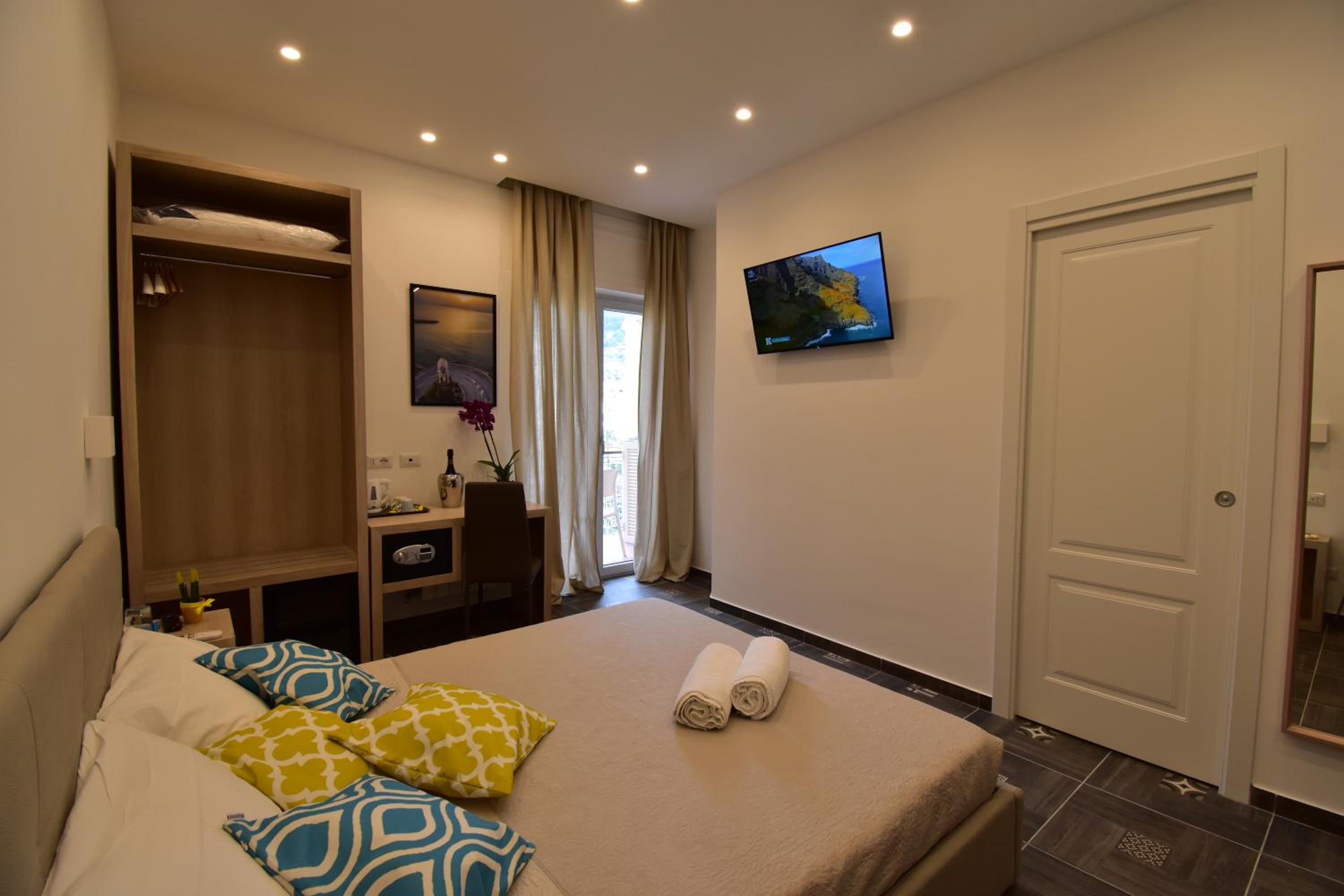 Deluxe Double Room with Balcony