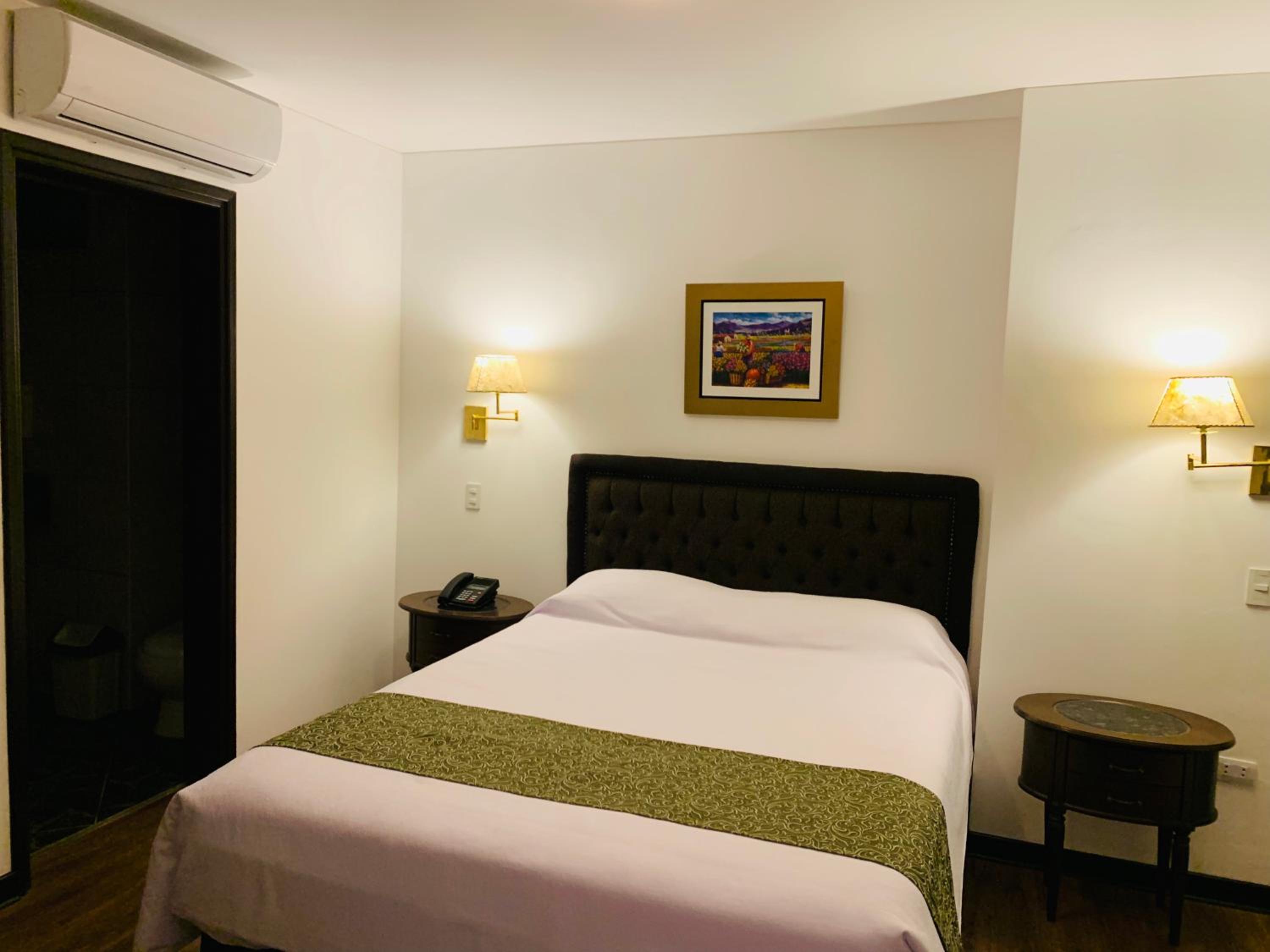 Single Room photo 2