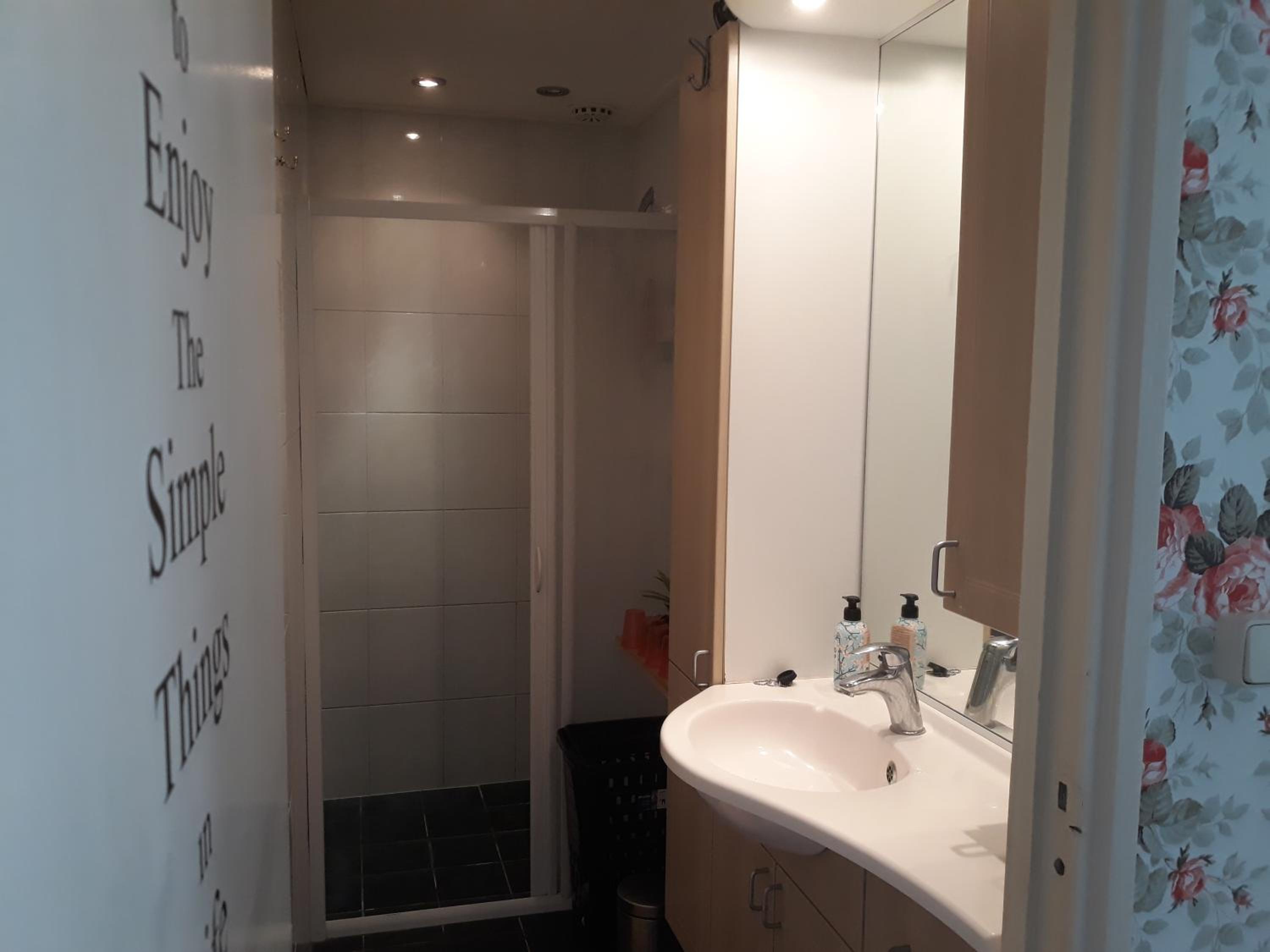 Budget Double Room - Photo 1