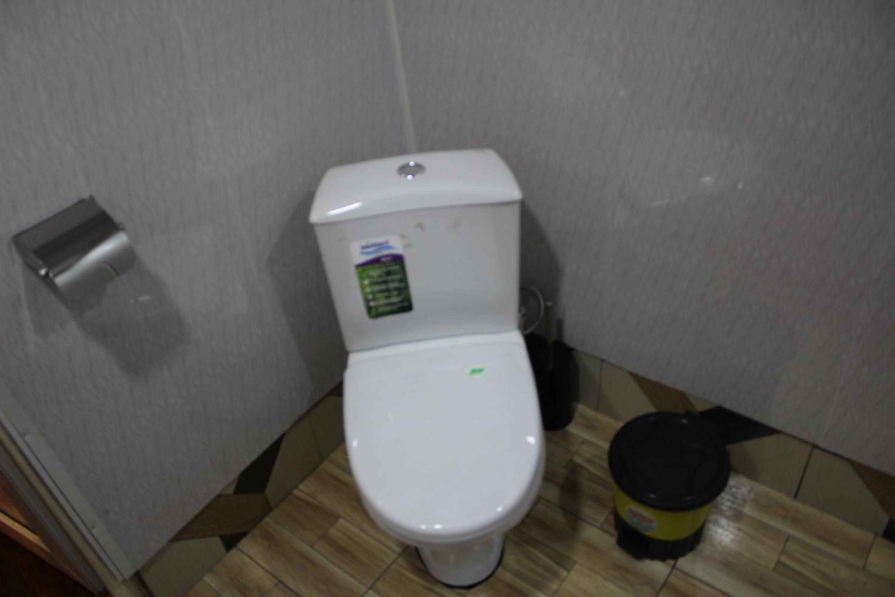Double Room with Private Bathroom - Photo 6