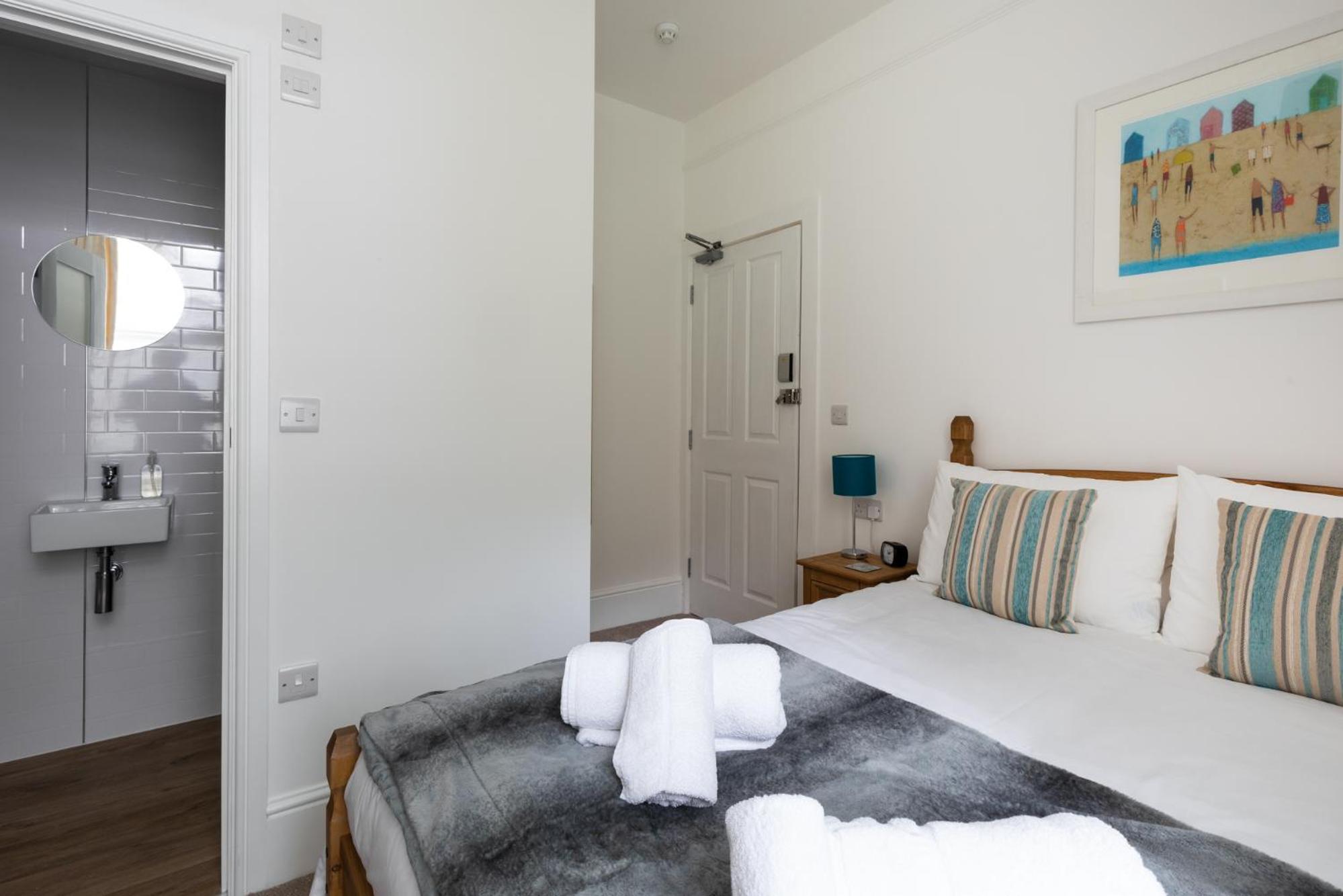 Double Room with Private Bathroom photo 1