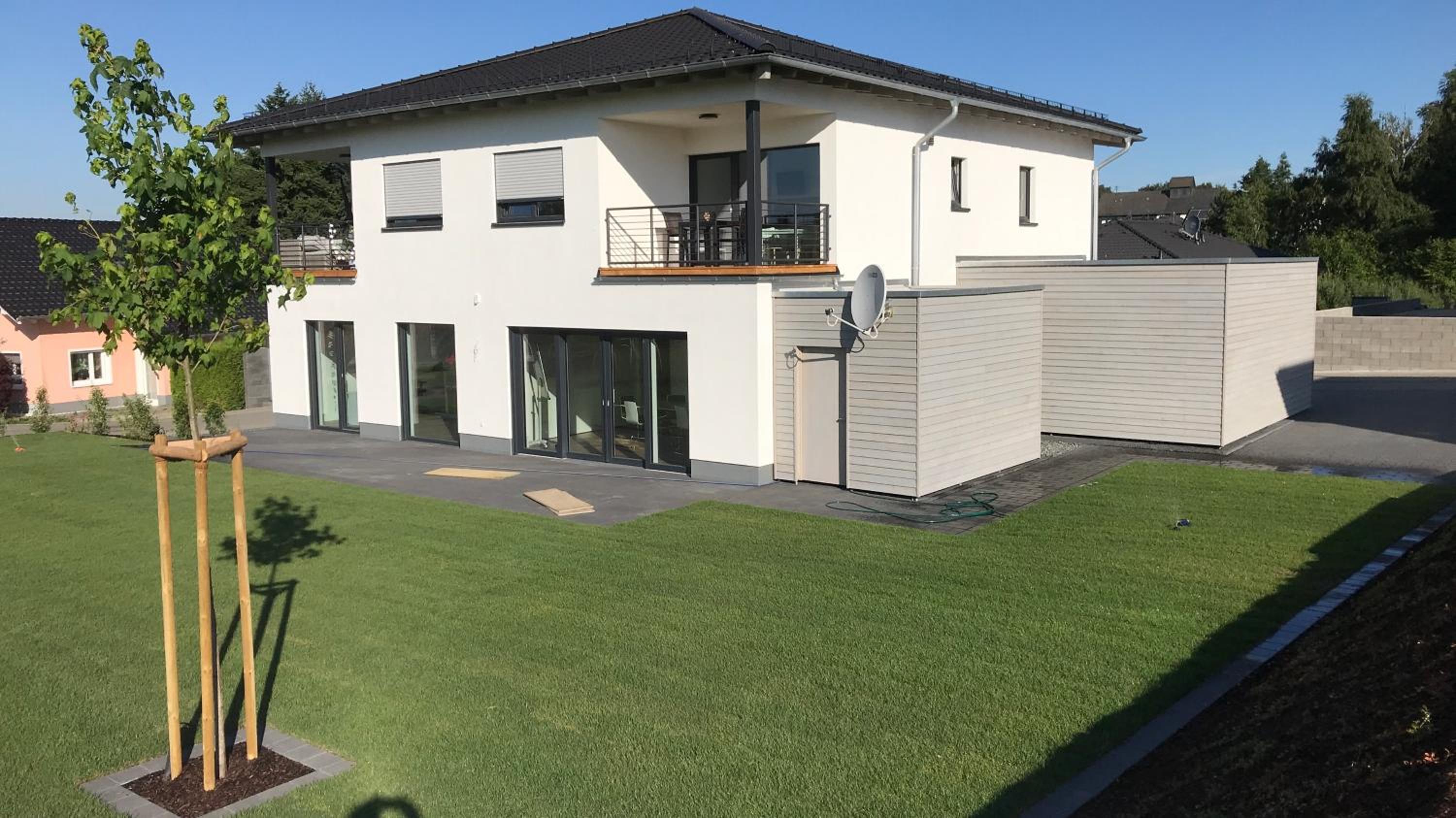 Apartment with Balcony photo 2