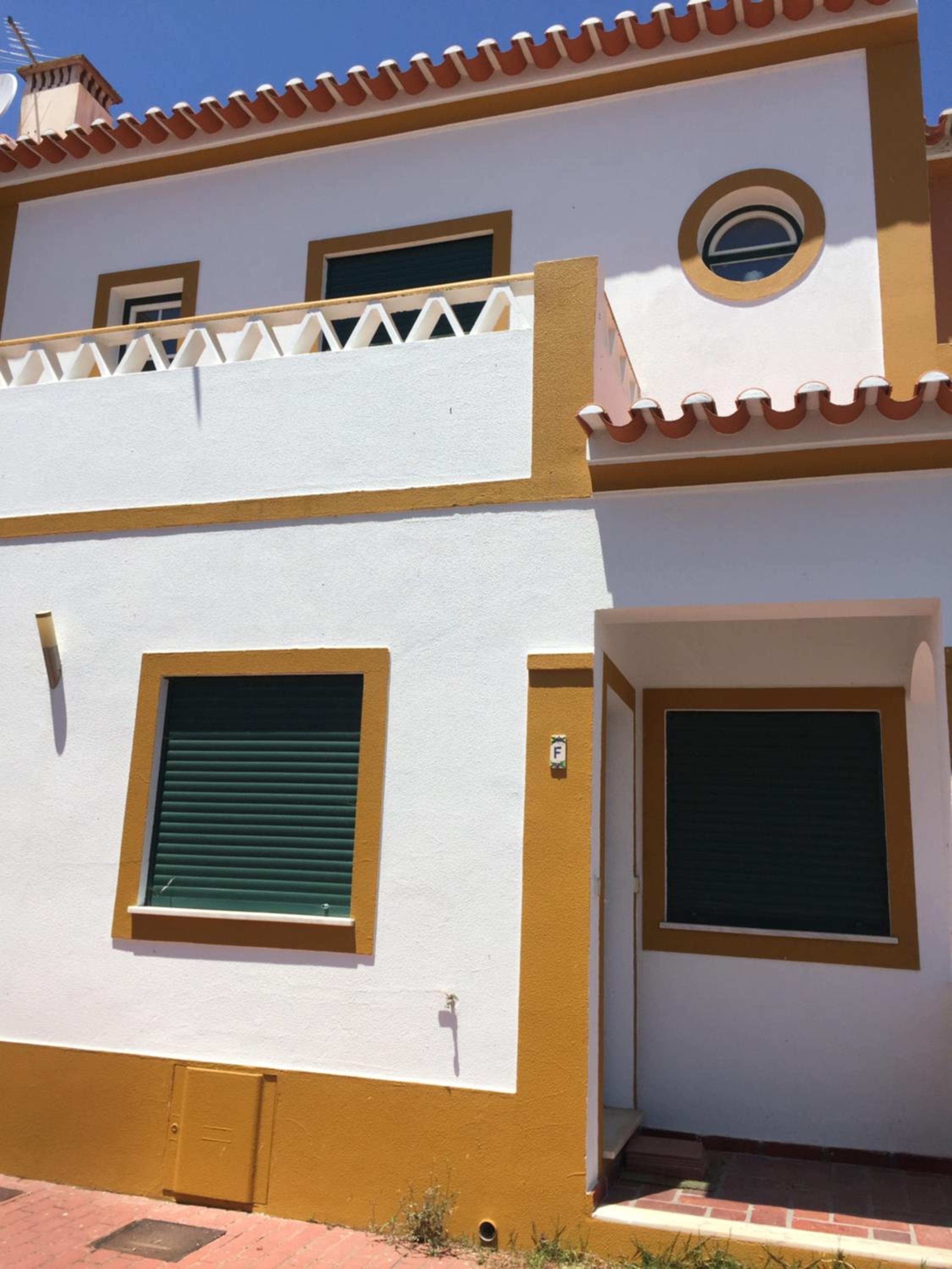 Two-Bedroom House - Photo 8