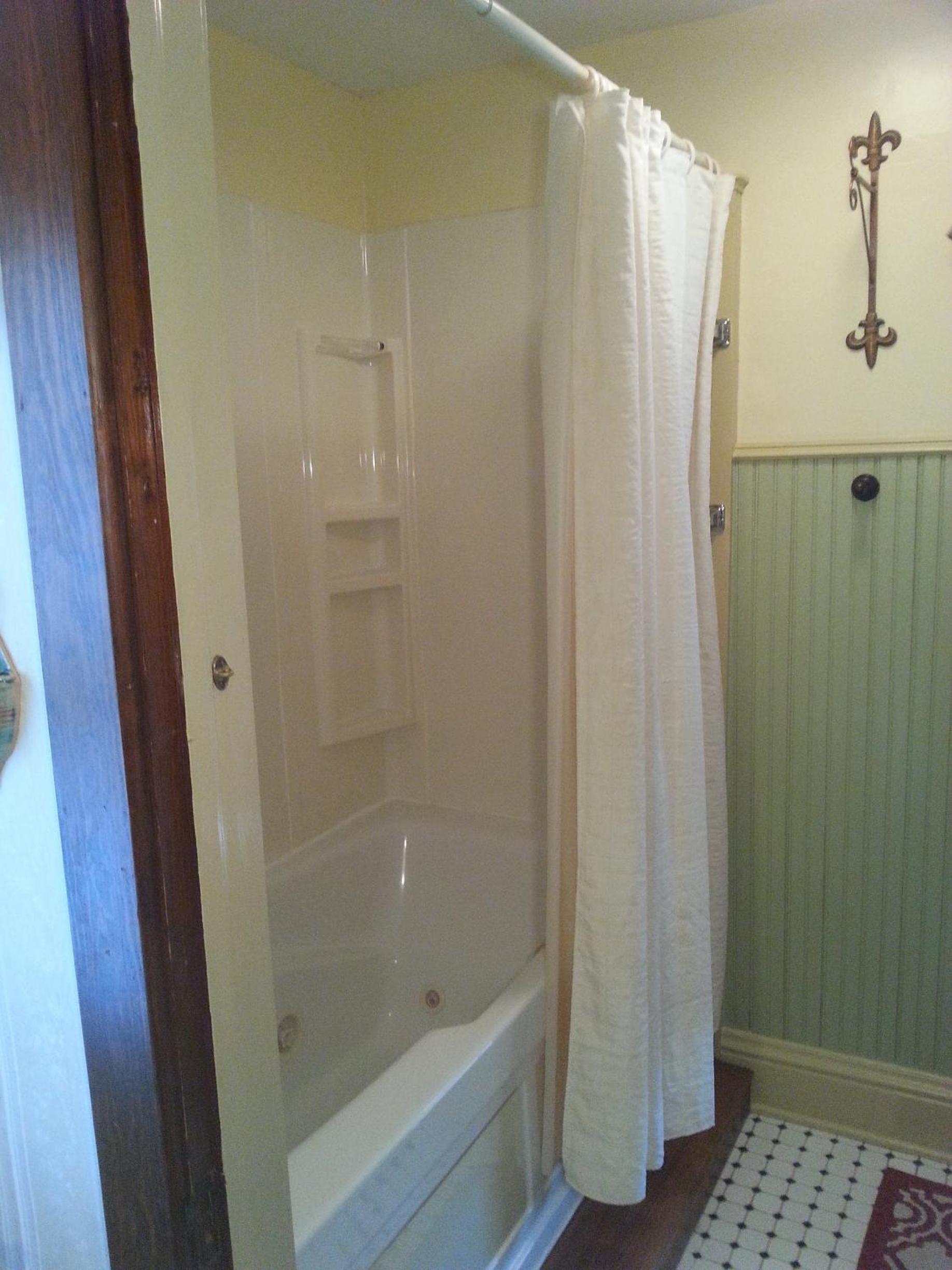 Standard Queen Room photo 3