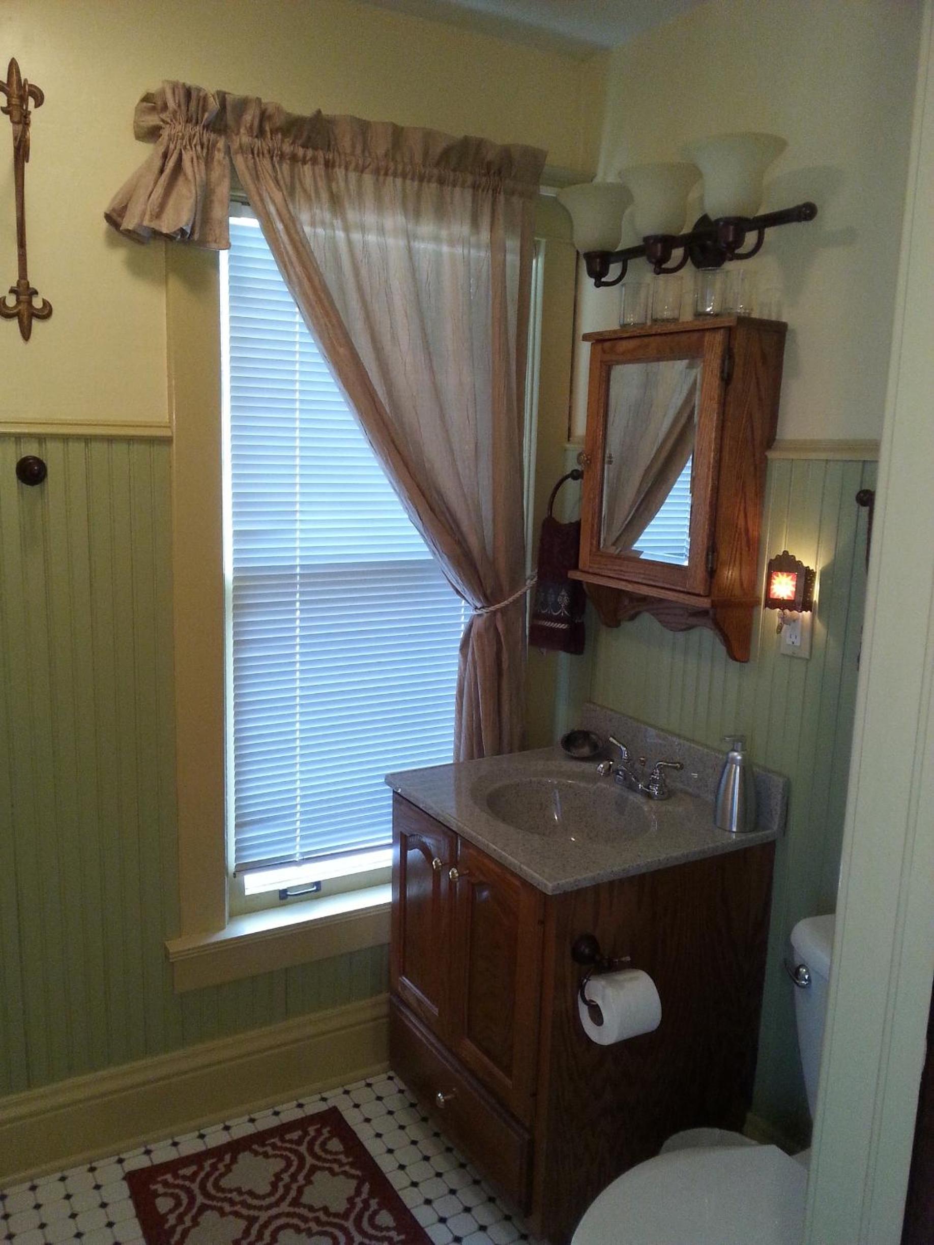 Standard Queen Room photo 2