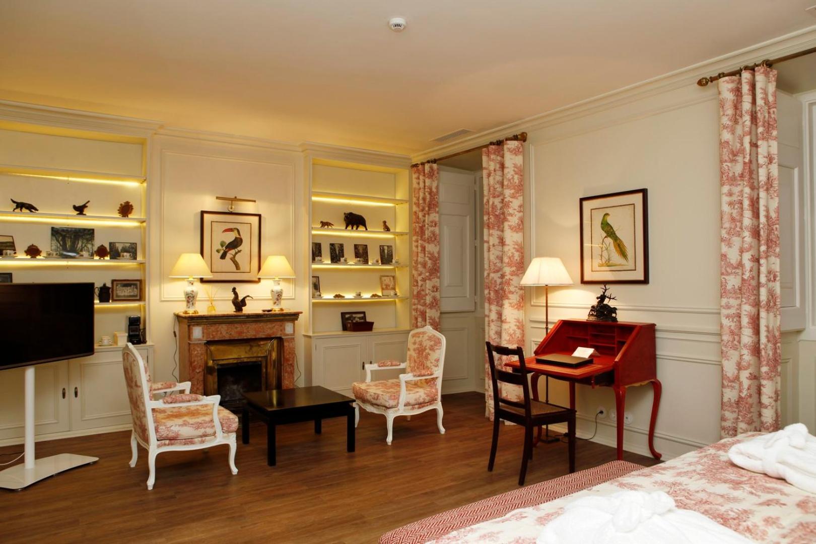 Deluxe Junior Suite photo 3
