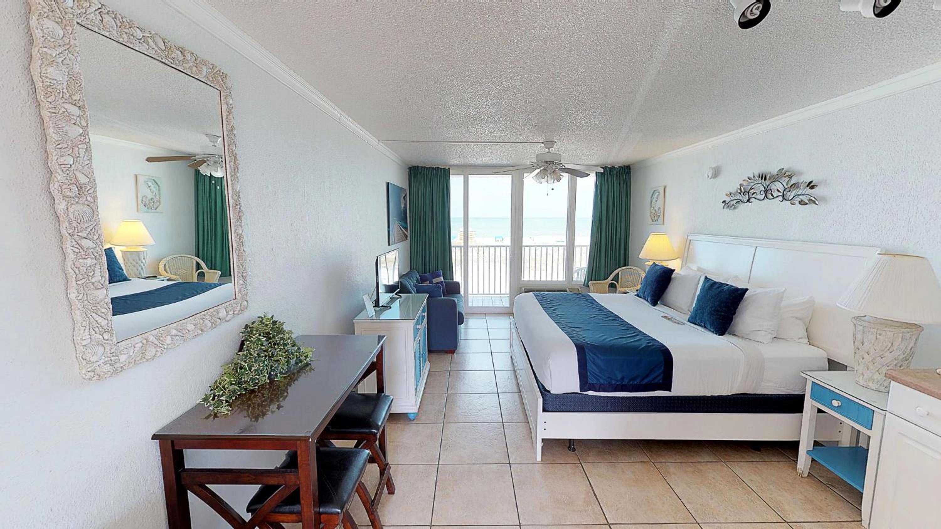 Standard King Ocean View - 210 - Photo 3