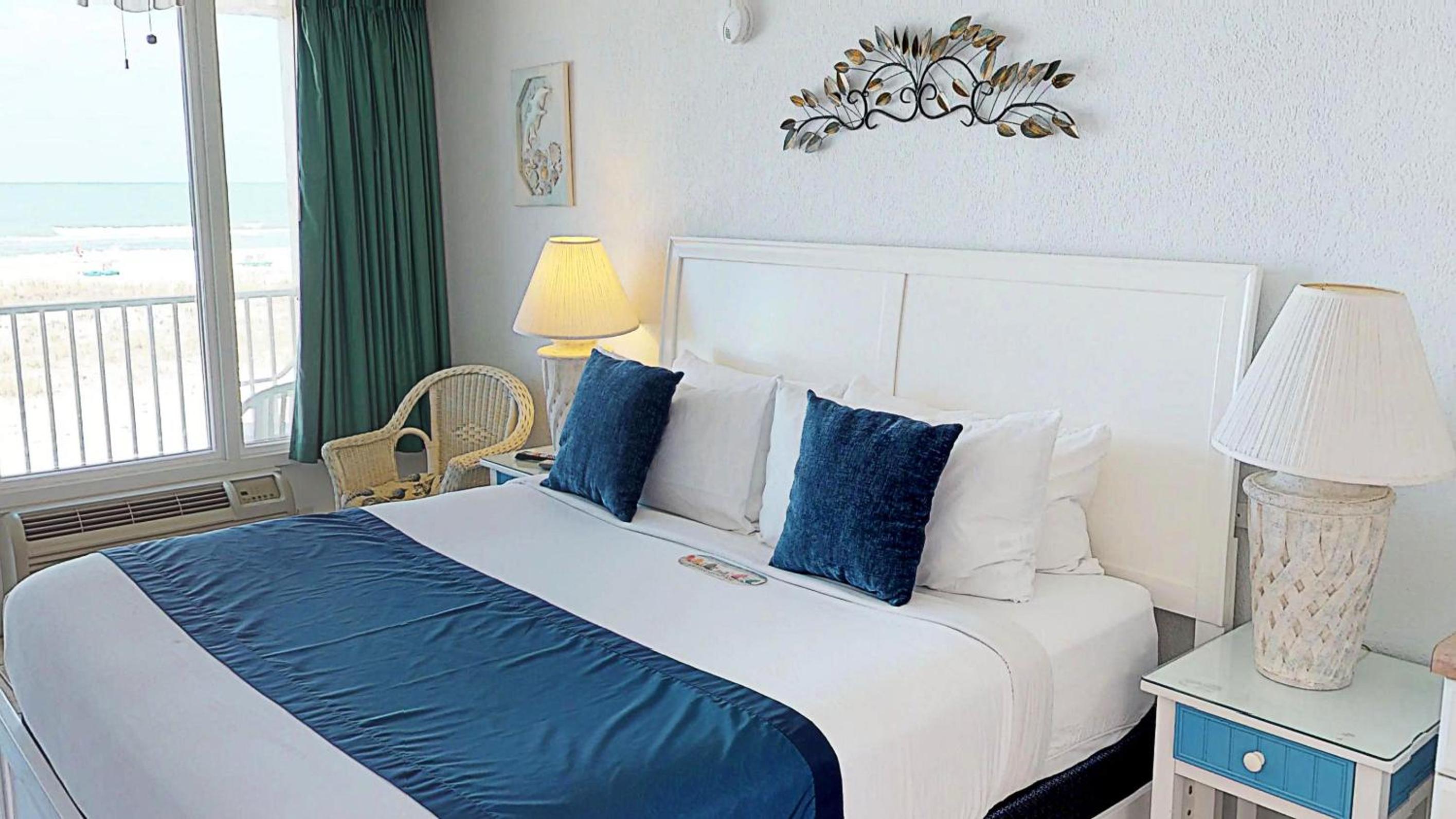 Standard King Ocean View - 210 - Photo 1
