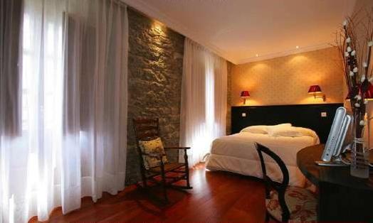 Habitación Doble o con Dos Camas