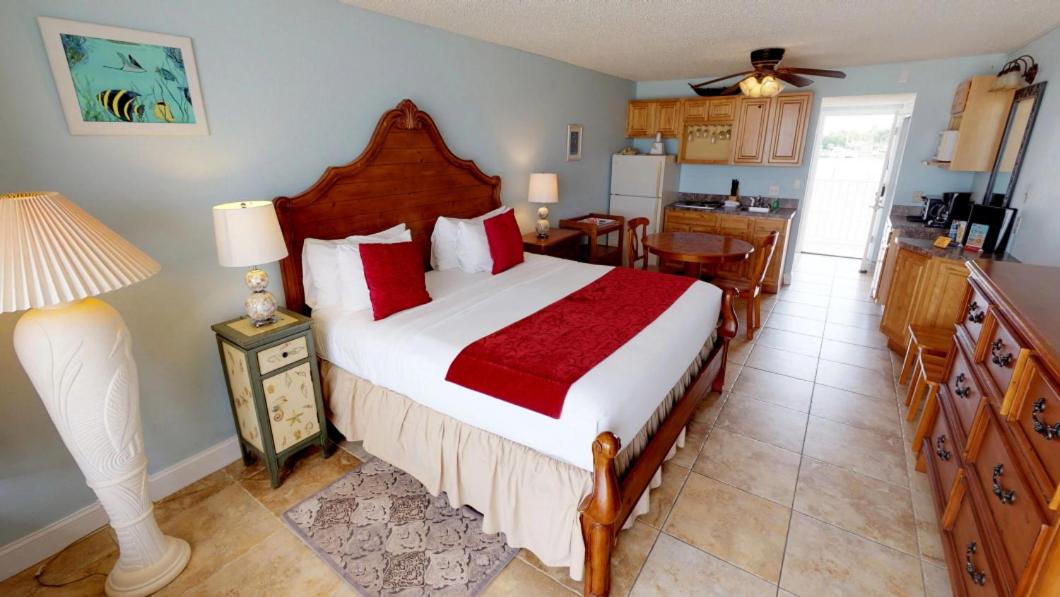 Standard King Ocean View - 213 photo 3