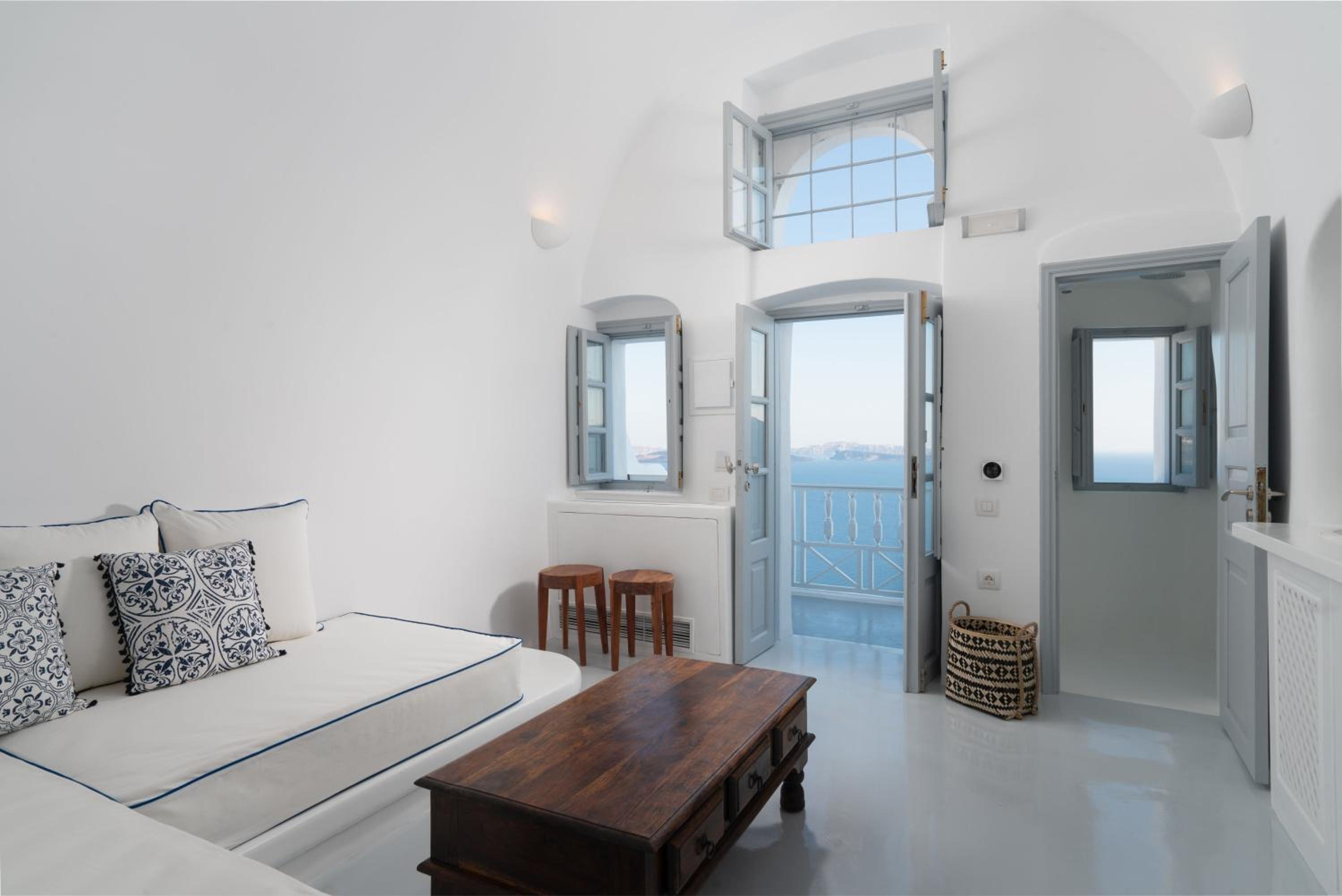 Suite with Balcony and Blue Domes View