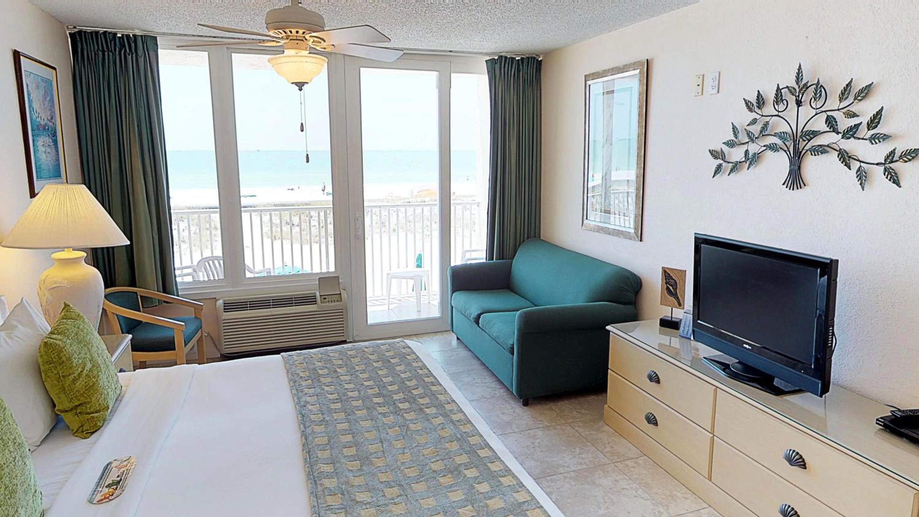Standard King Ocean View - 219 - Photo 3