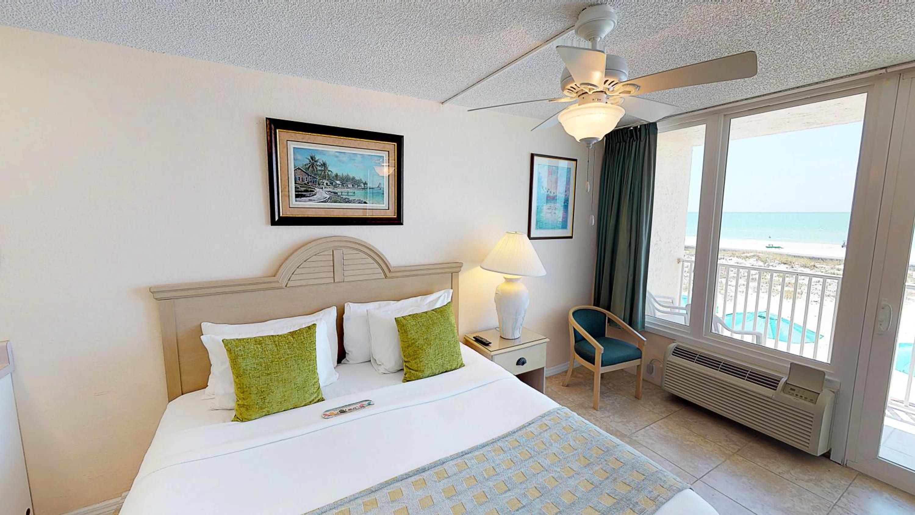 Standard King Ocean View - 219 - Photo 1