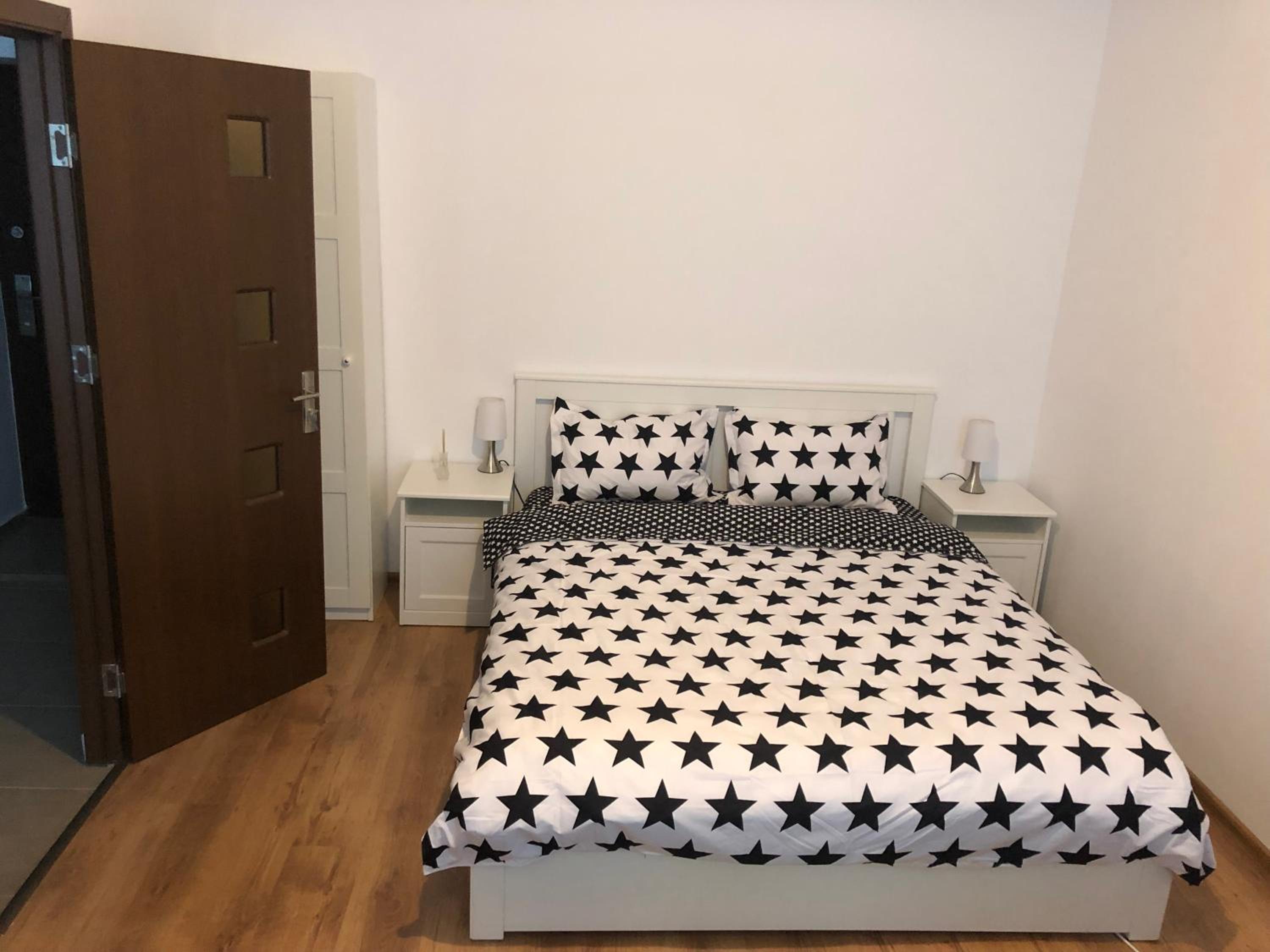 One-Bedroom Apartment photo 1
