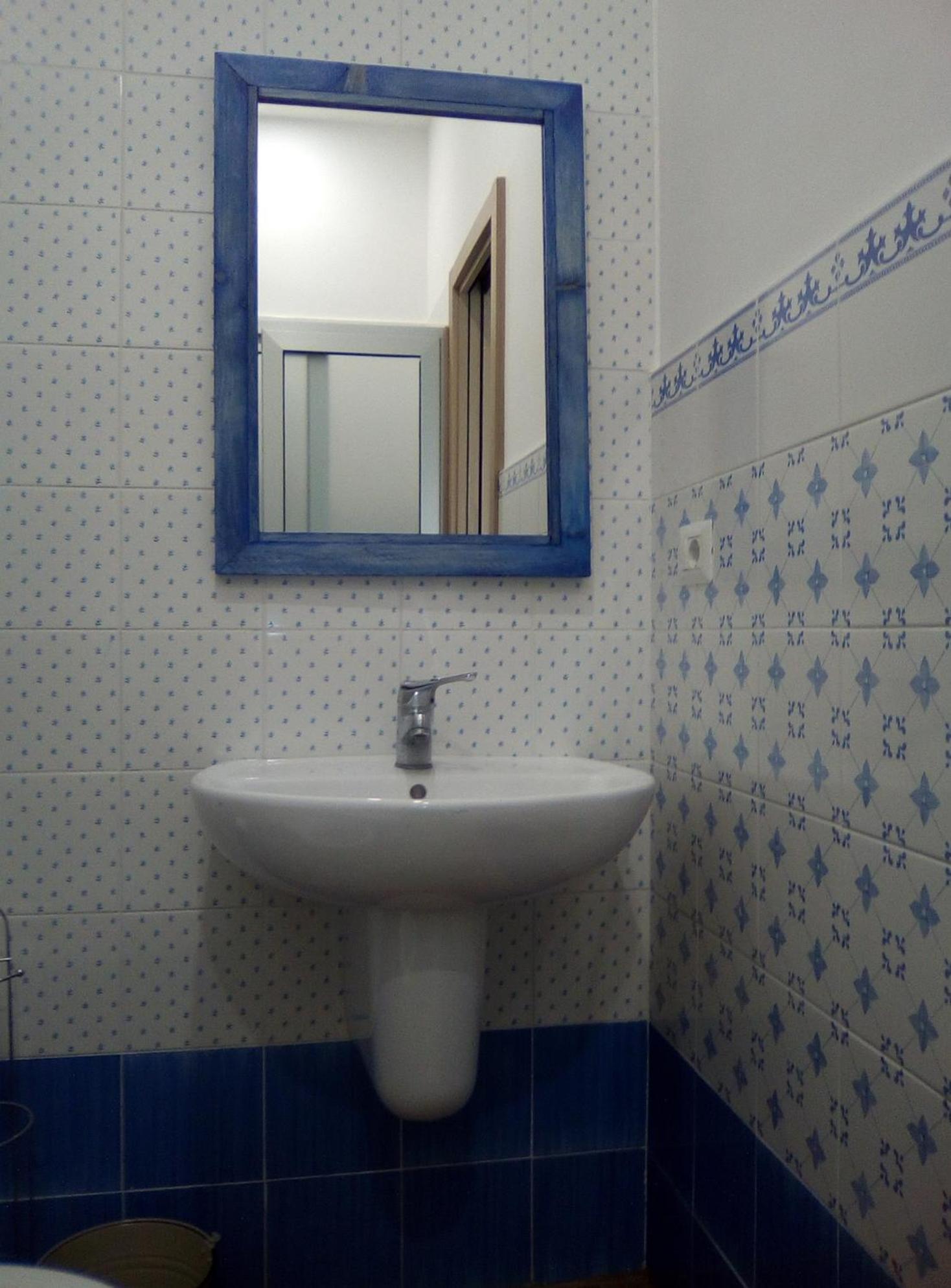 Double Room with Private Bathroom - Photo 8