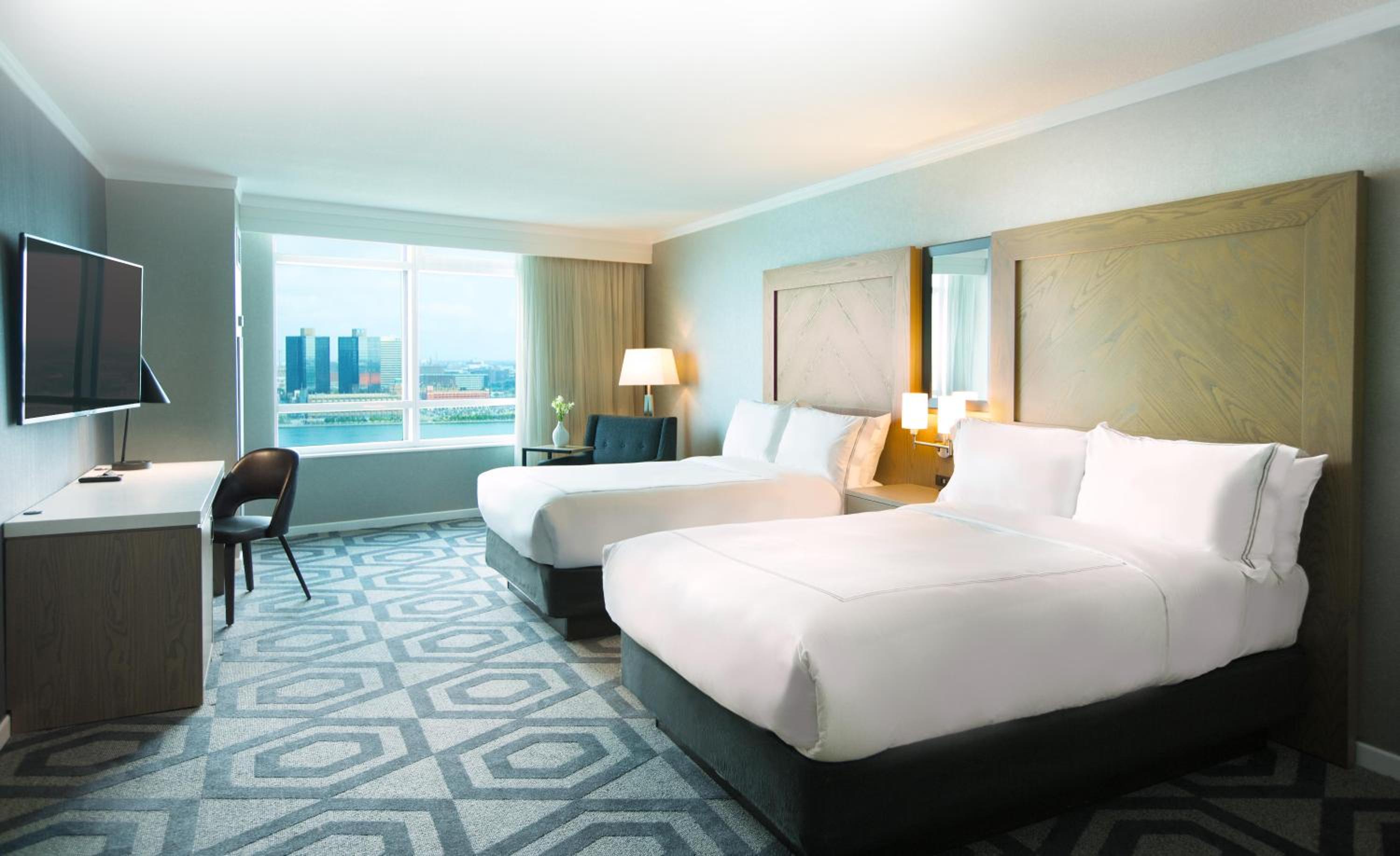 Forum Tower Luxury 2 Bed (Non-Smoking) - Photo 1