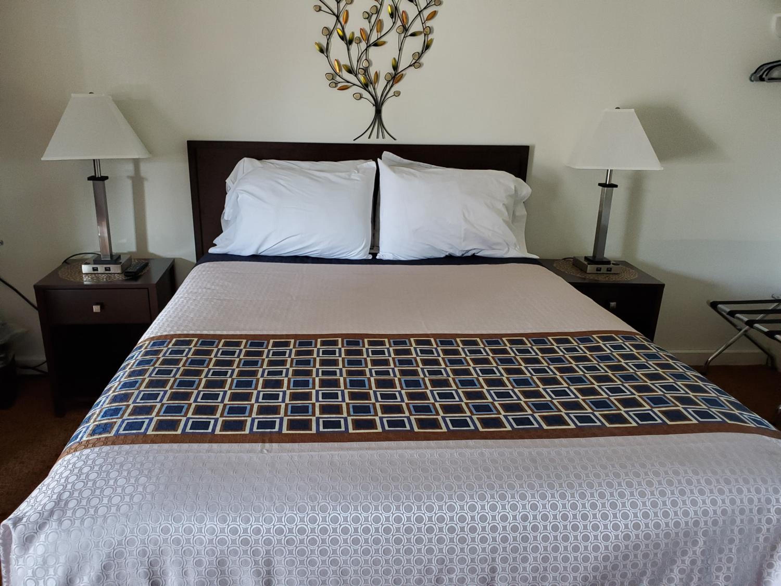 Queen Room photo 1