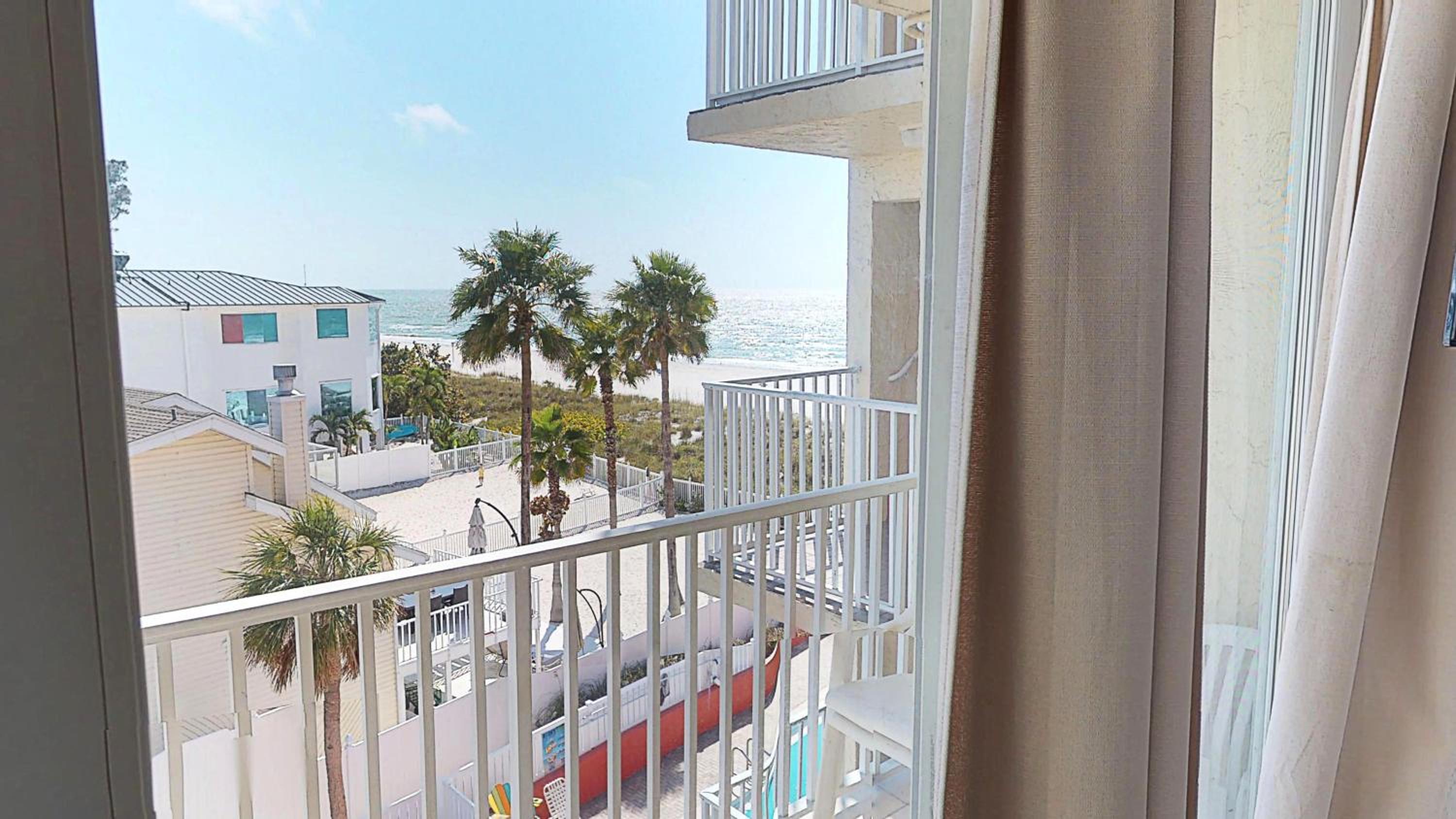 Executive Ocean and Bay View - 422 - Photo 2
