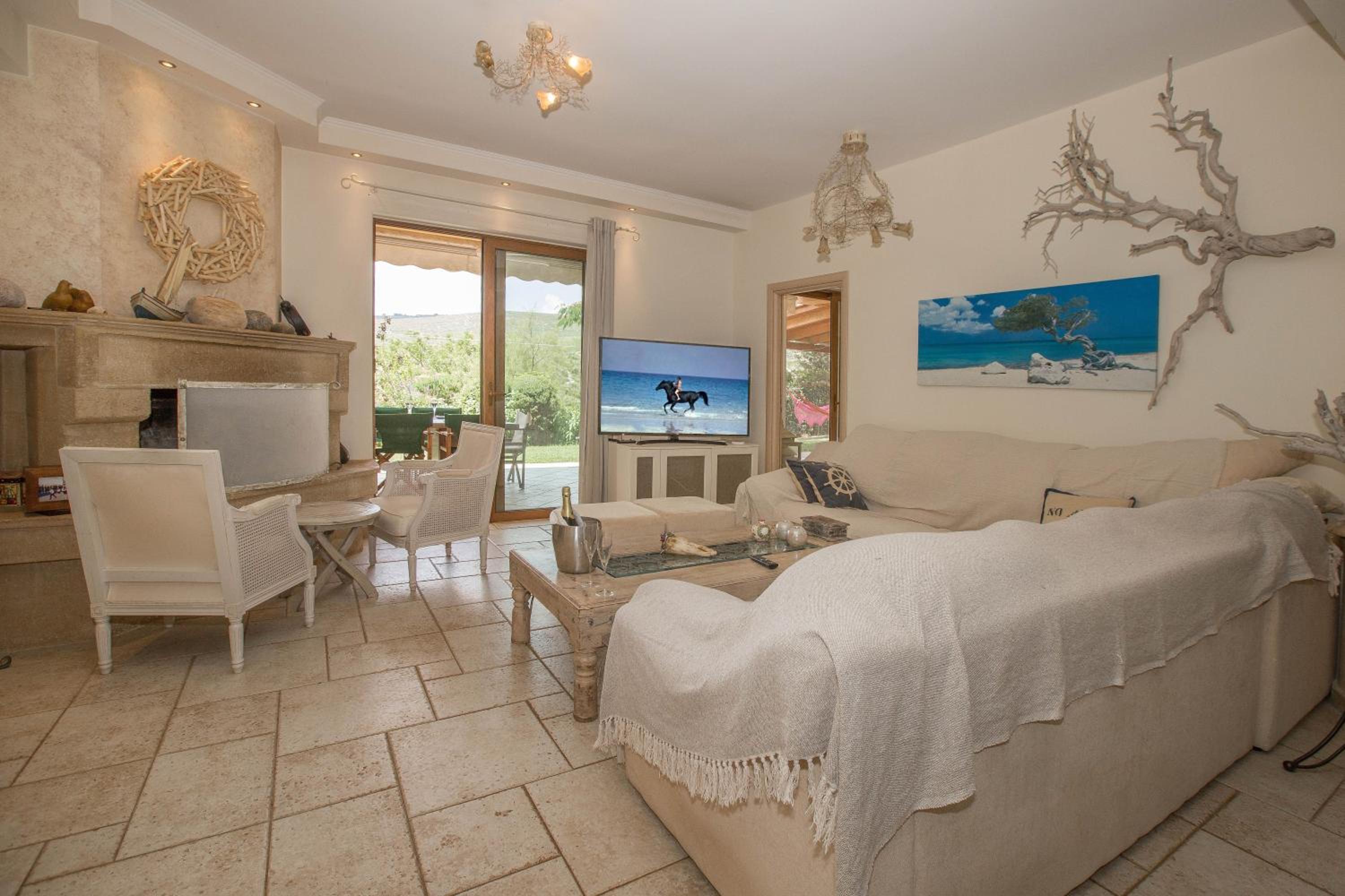 Three-Bedroom House photo 2
